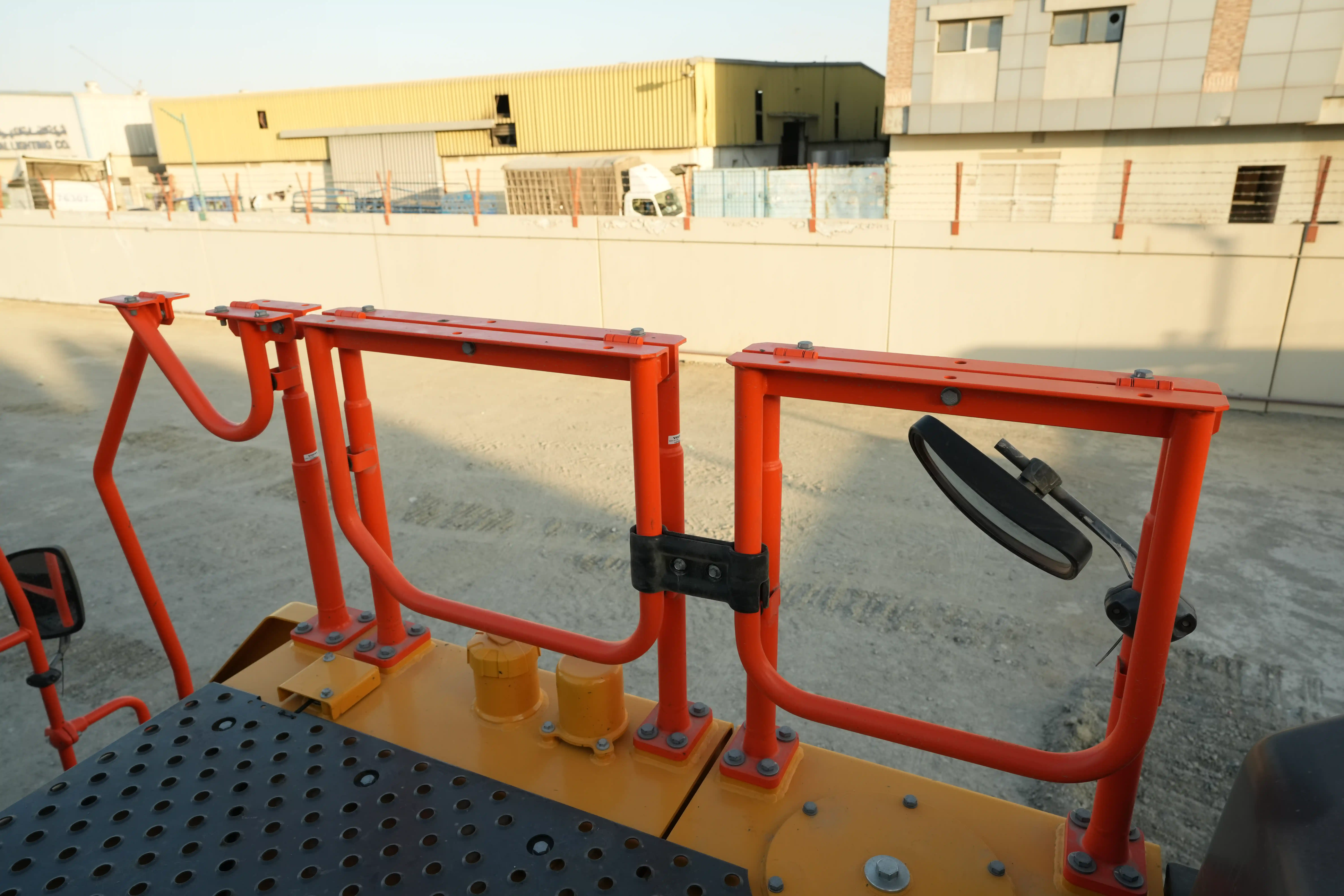 LEX-001-Volvo-EC550EL-large-excavator-inspection-structure-handrails-4