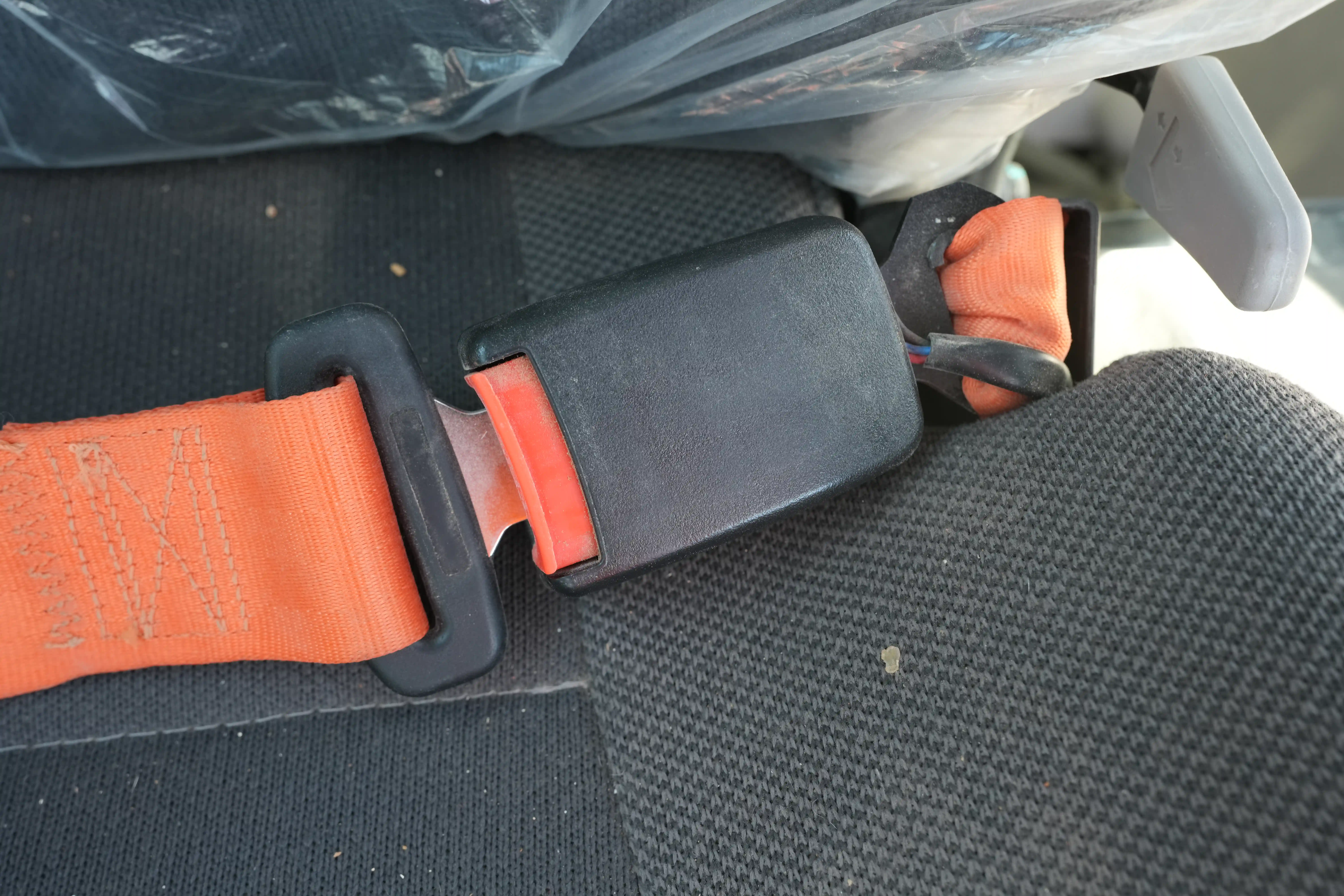 LEX-001-Volvo-EC550EL-large-excavator-inspection-safety-seat-belts-1