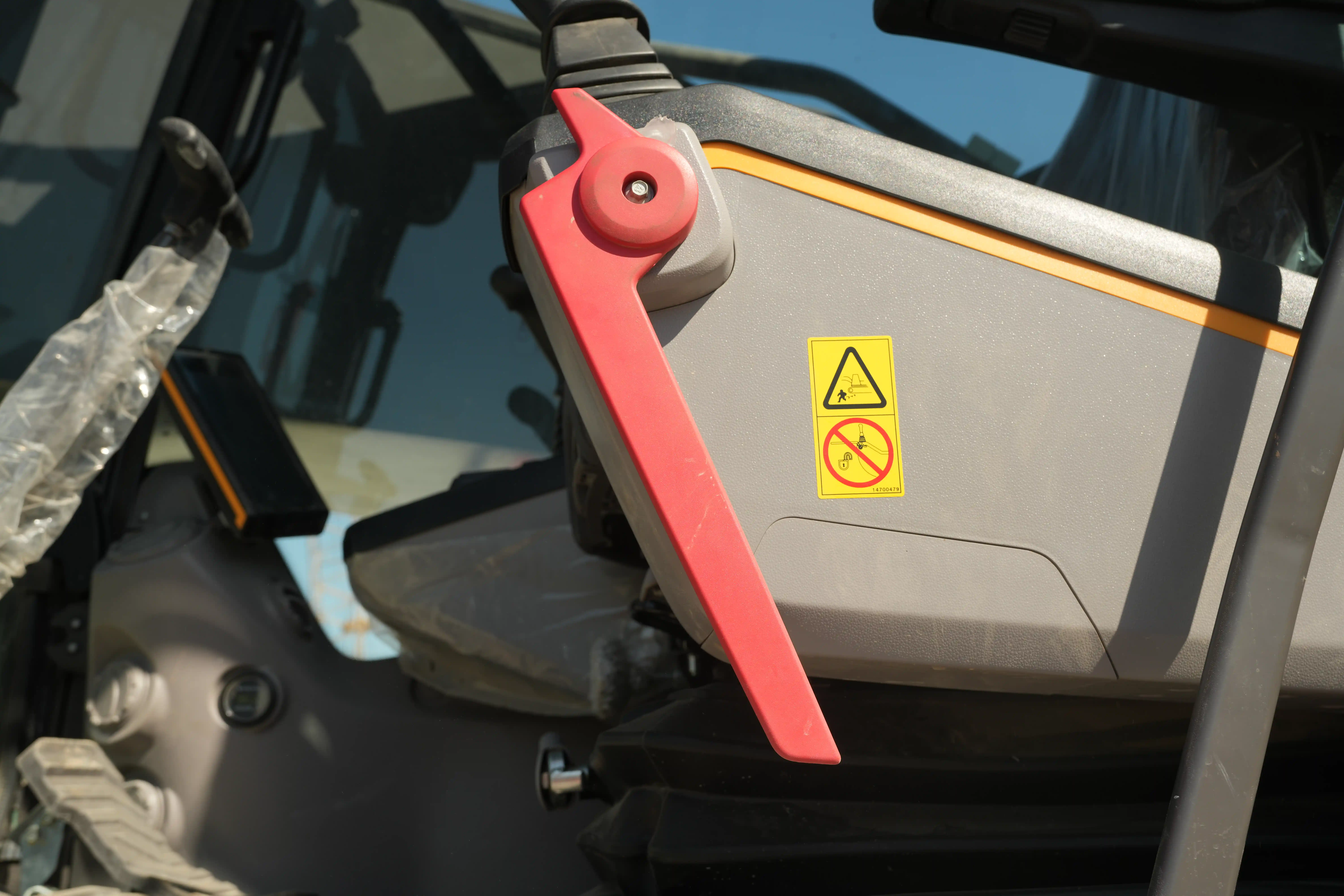 LEX-001-Volvo-EC550EL-large-excavator-inspection-safety-hydraulic-safety-lock-1