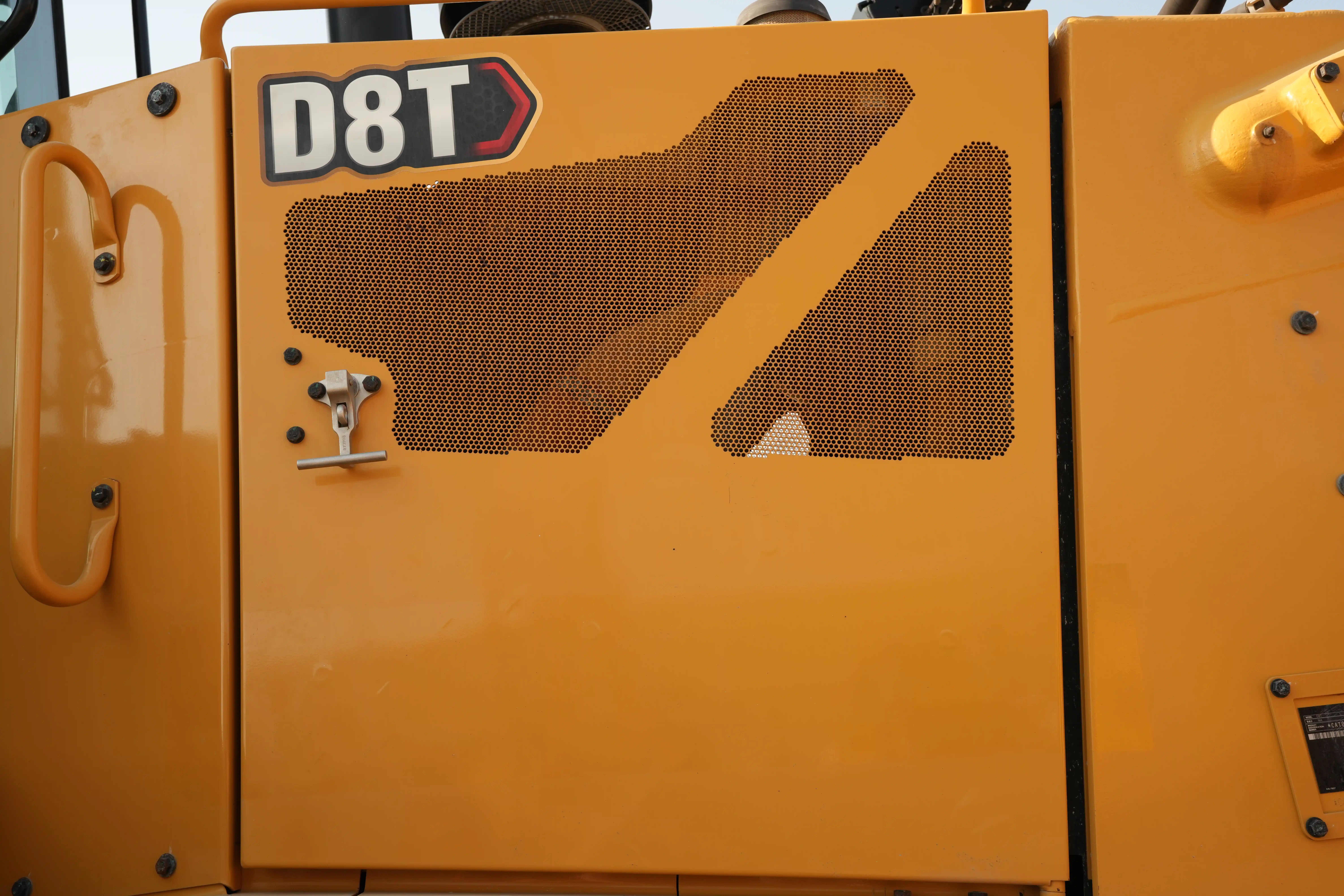 CDB-001-Cat-D8T-crawler-dozer-inspection-structure-sheet-metal-fiberglass-2