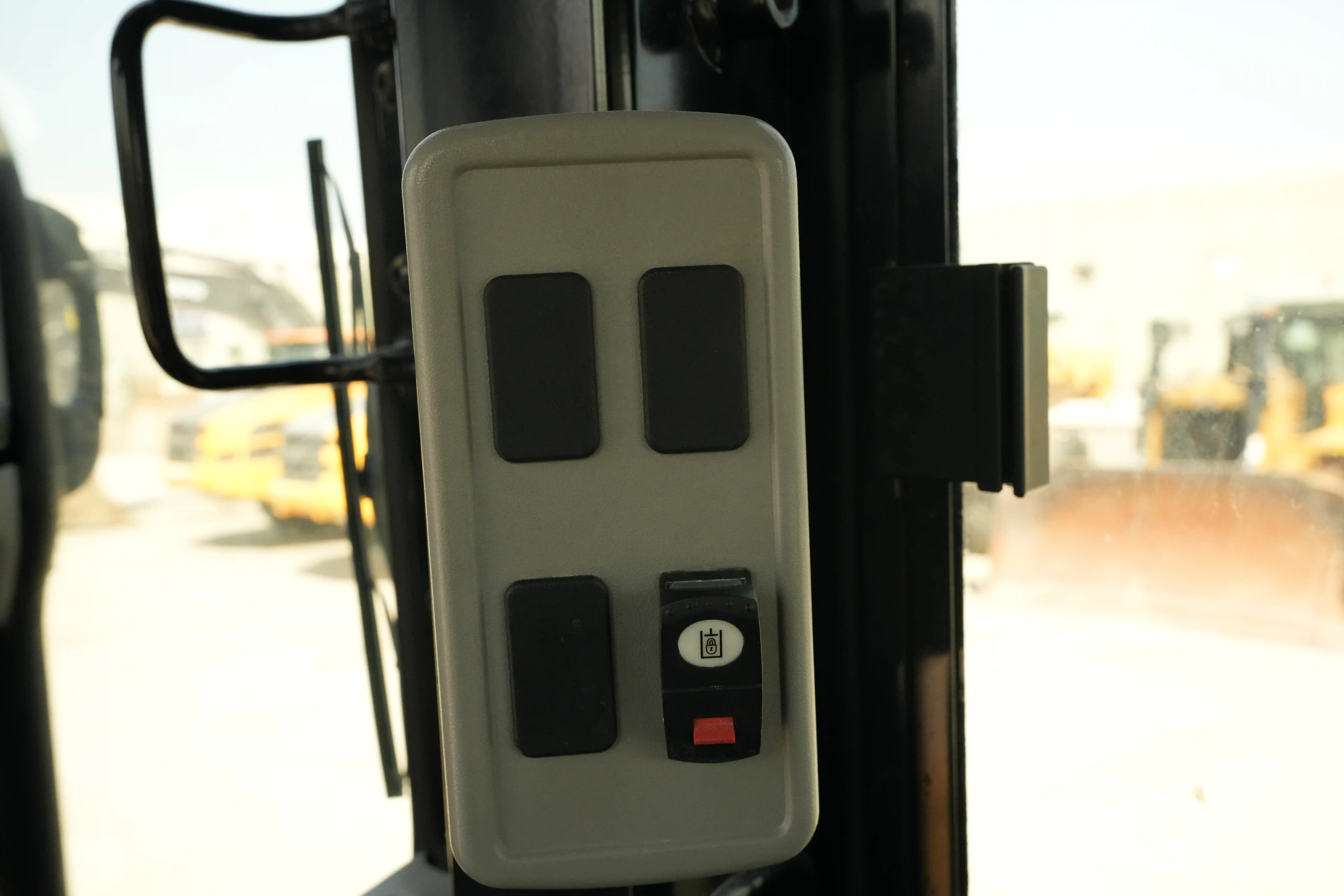 CDB-001-Cat-D8T-crawler-dozer-inspection-safety-hydraulic-safety-lock