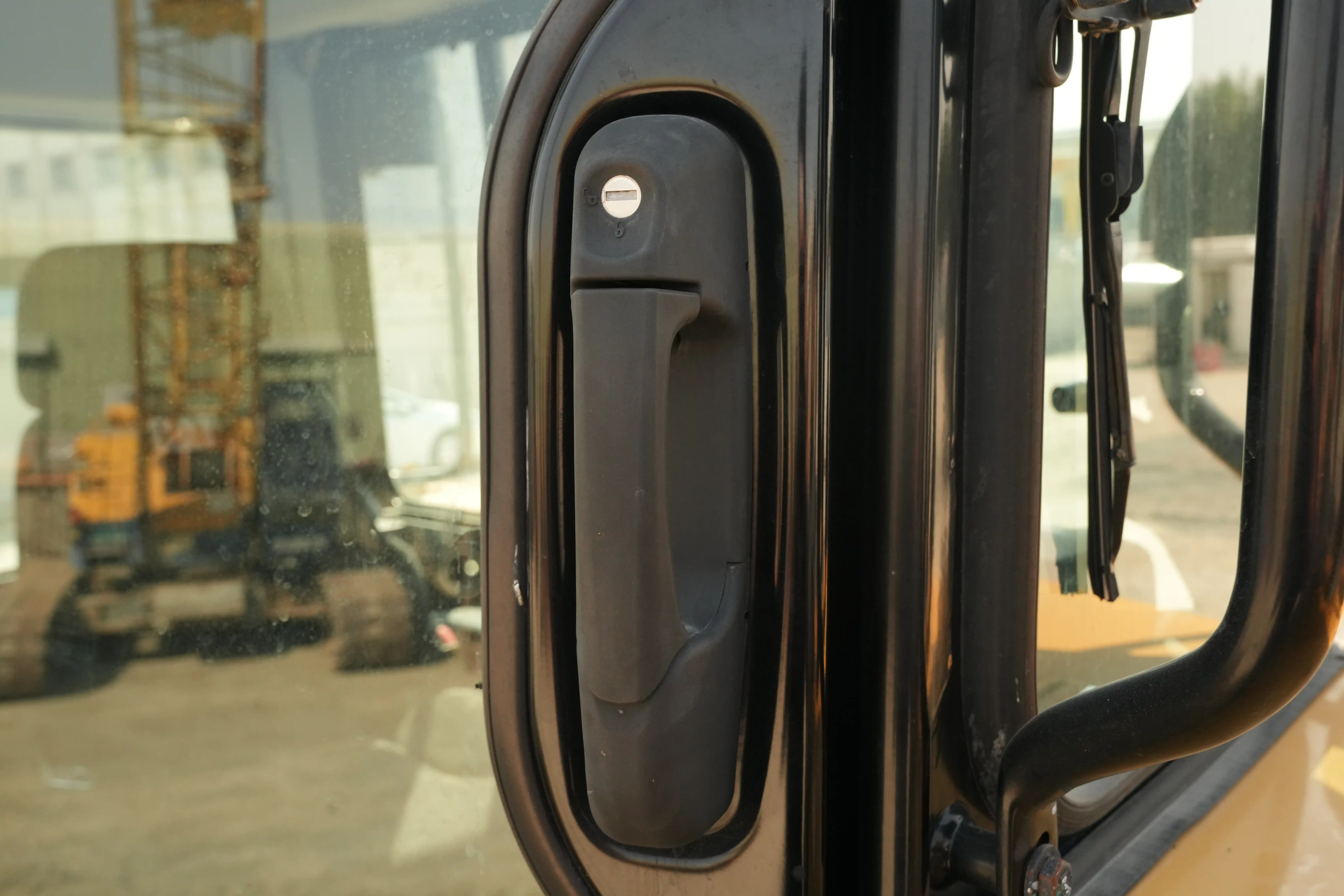 CDB-001-Cat-D8T-crawler-dozer-inspection-cabin-door-handles-1