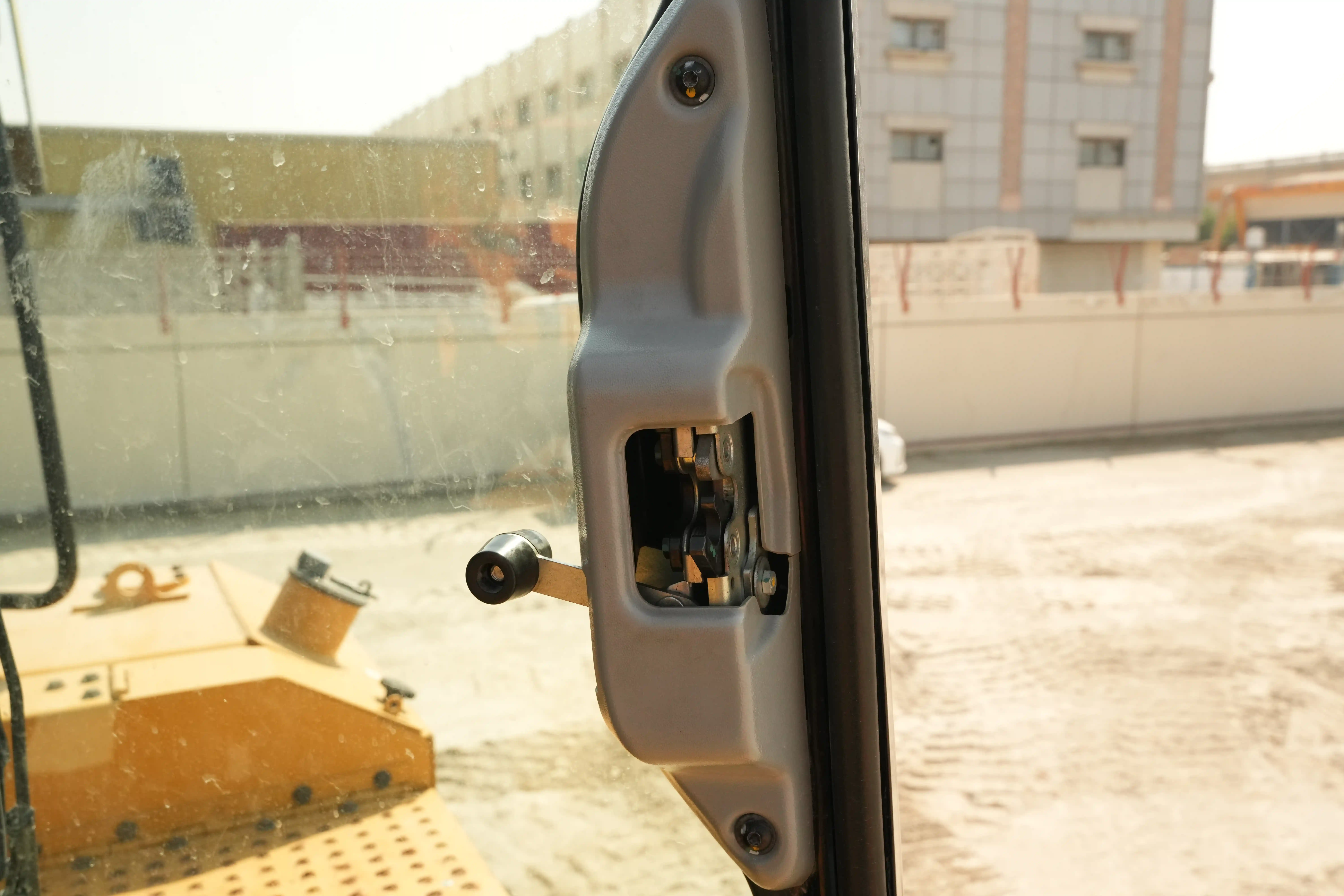 CDB-001-Cat-D8T-crawler-dozer-inspection-cabin-door-handles-2