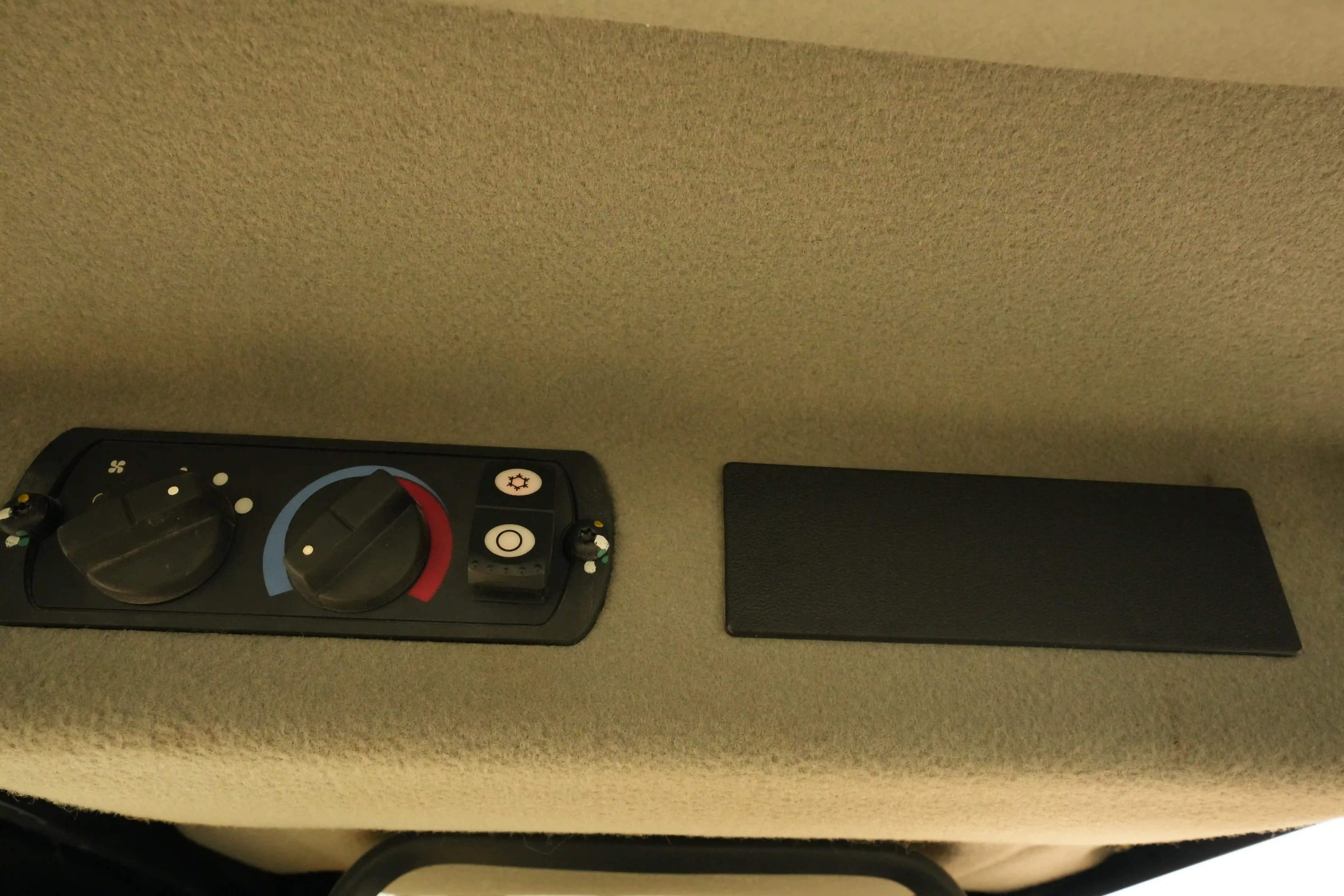 CDB-001-Cat-D8T-crawler-dozer-inspection-air-conditioning-AC-control-panel