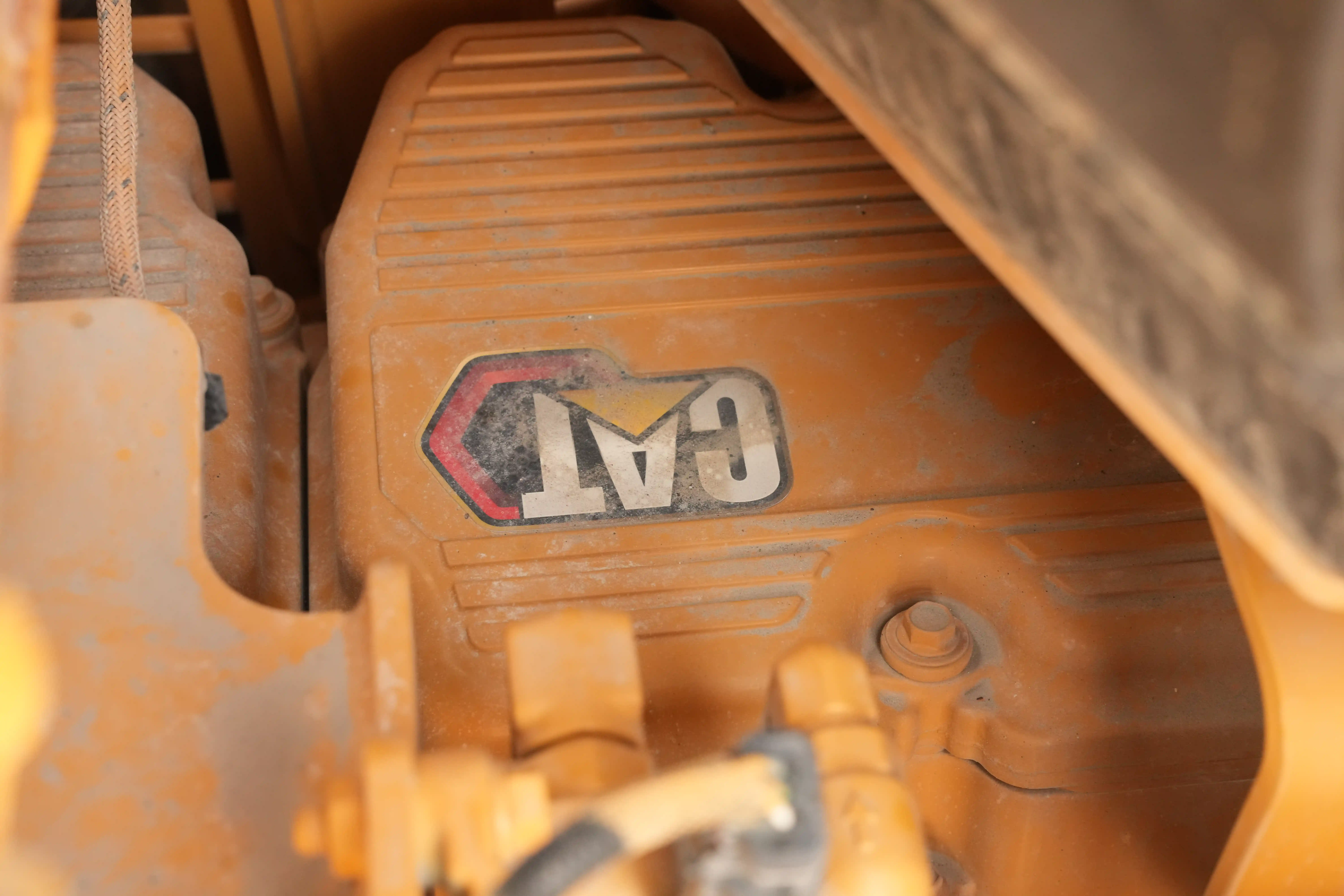 CDB-001-Cat-D8T-crawler-dozer-inspection-engine-engine-oil-leaks-1