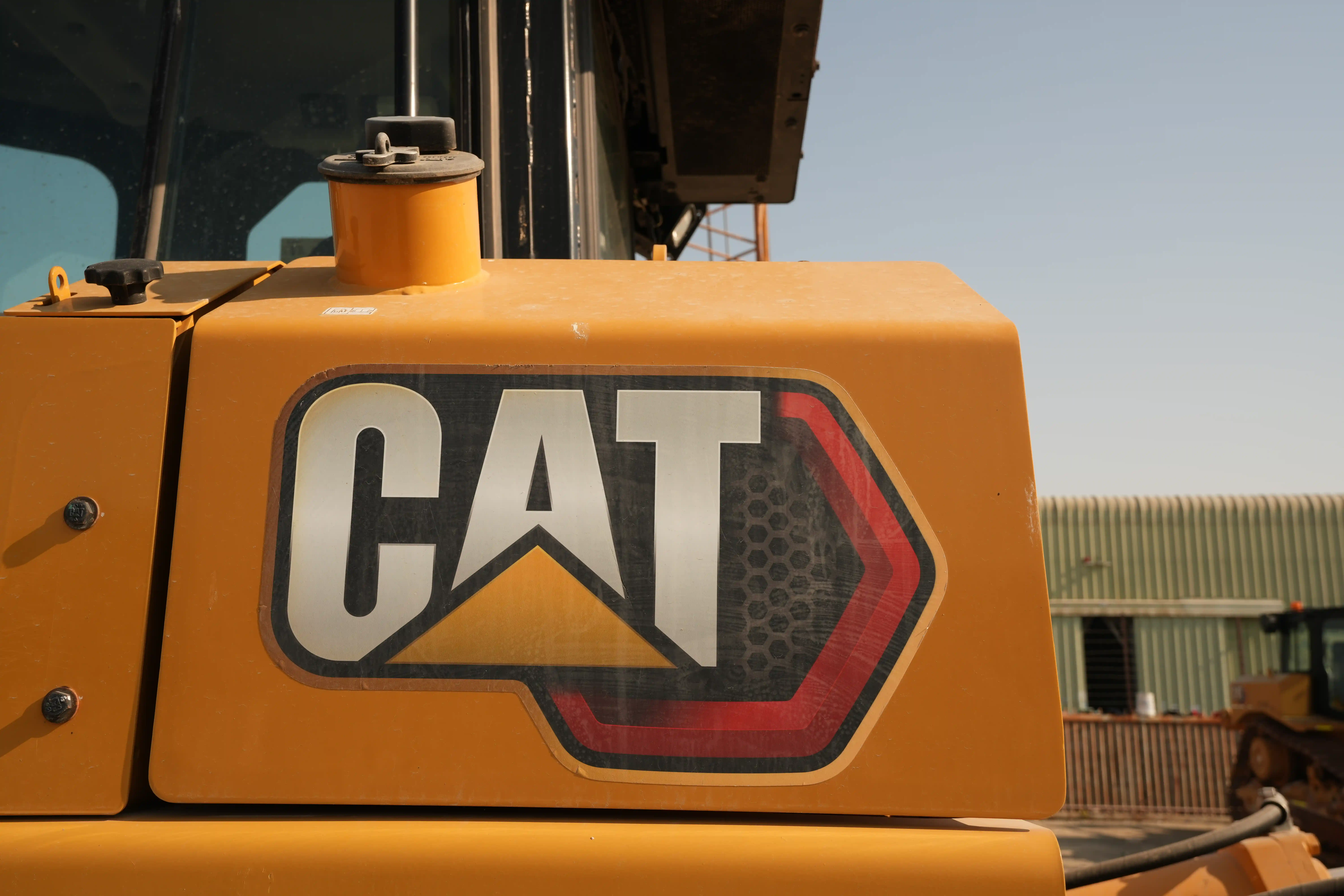 CDB-001-Cat-D8T-crawler-dozer-inspection-engine-fuel-tank-2