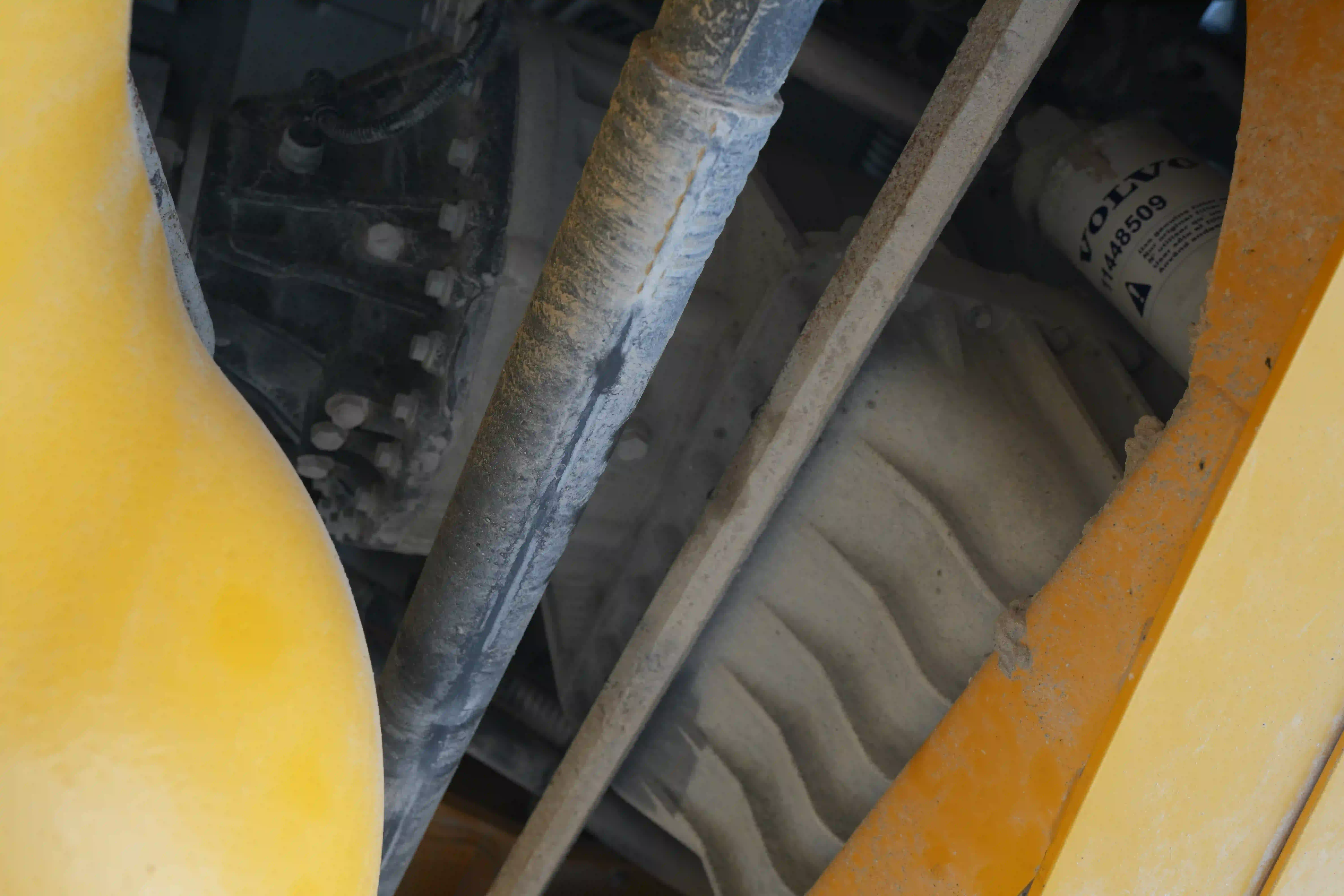 ADT-003-Volvo-A40G-articulated-dump-truck-inspection-drive-system-transmission-case-2