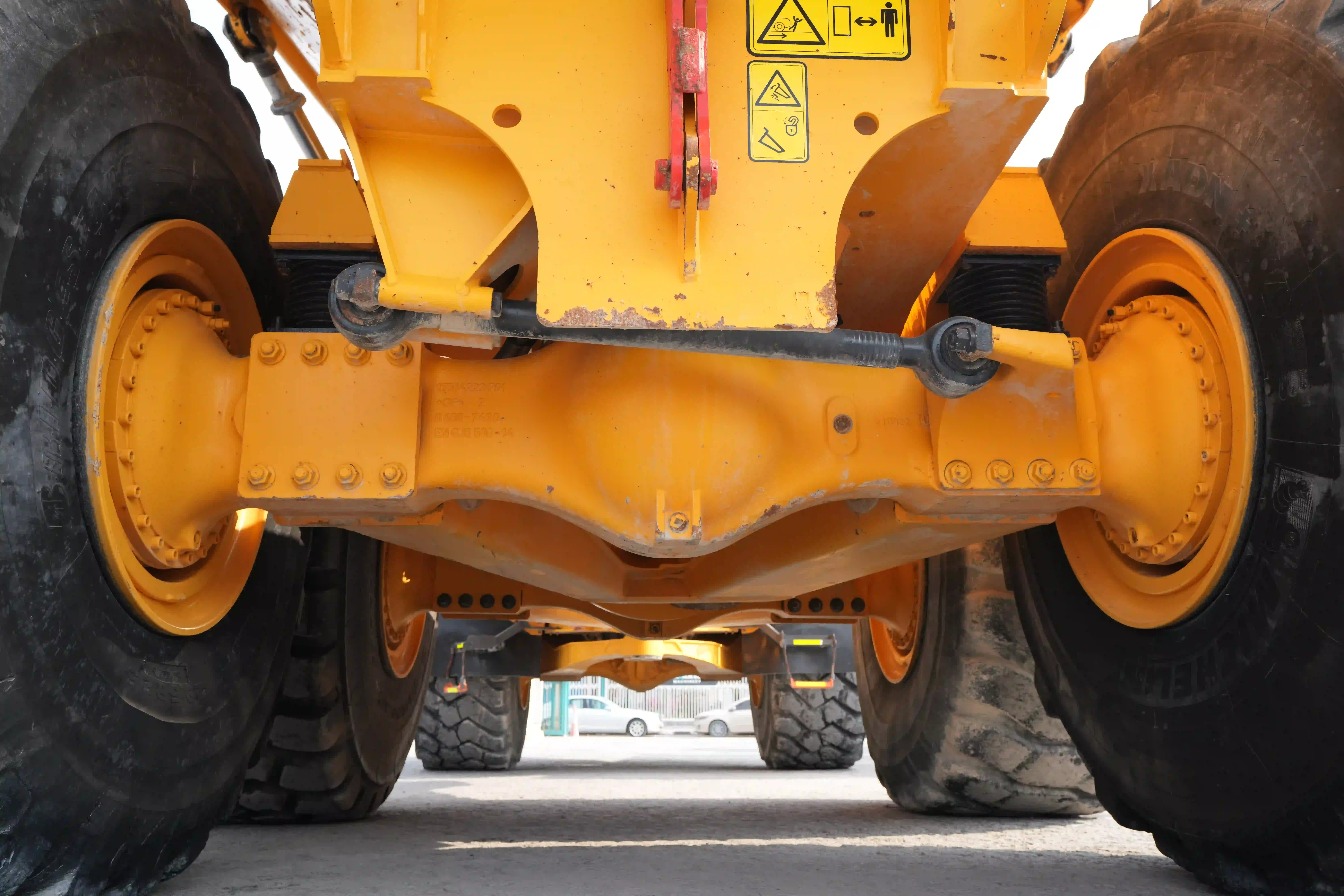 ADT-003-Volvo-A40G-articulated-dump-truck-inspection-drive-system-axle-housing-1