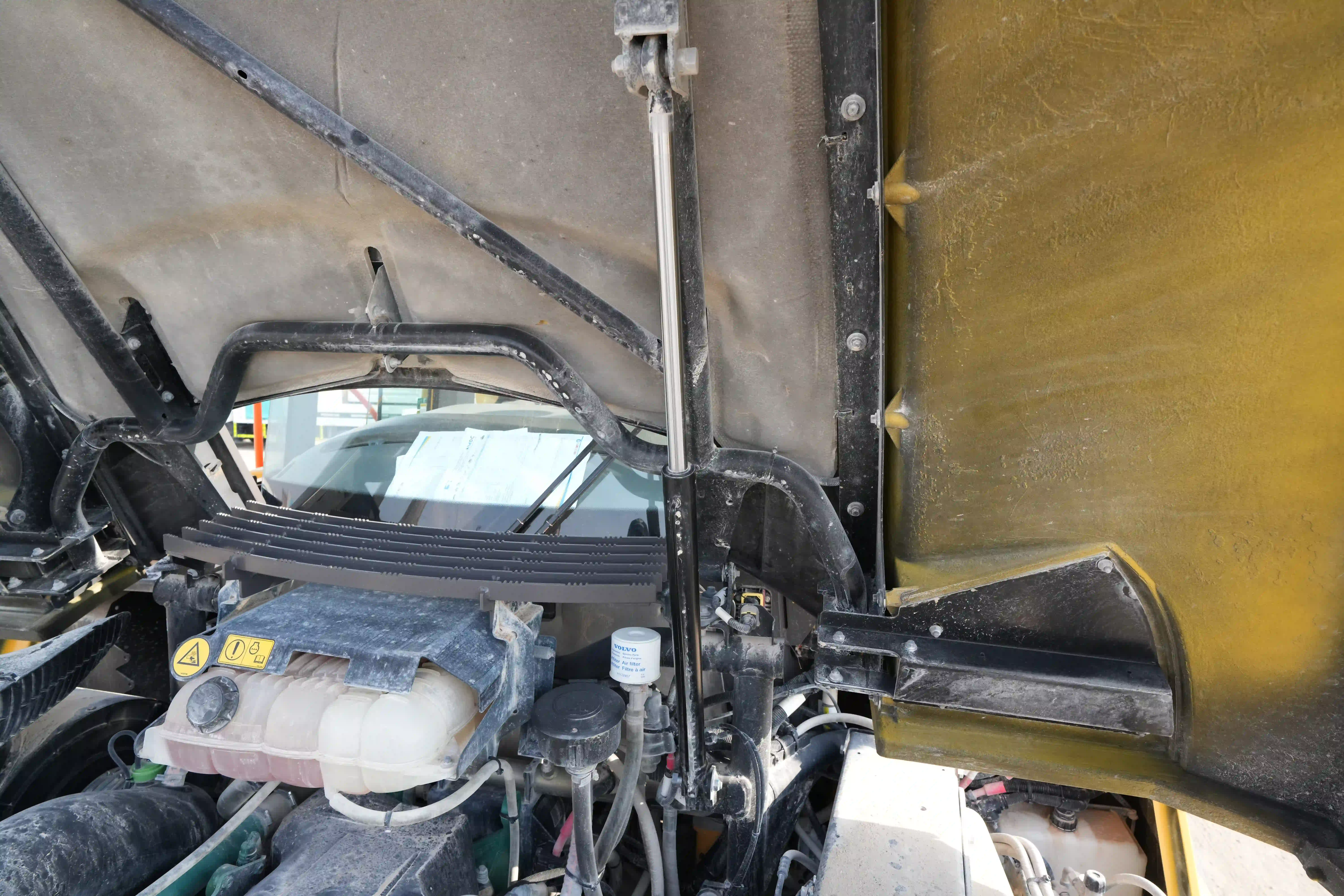 ADT-003-Volvo-A40G-articulated-dump-truck-inspection-hydraulics-hood-release-and-close-system
