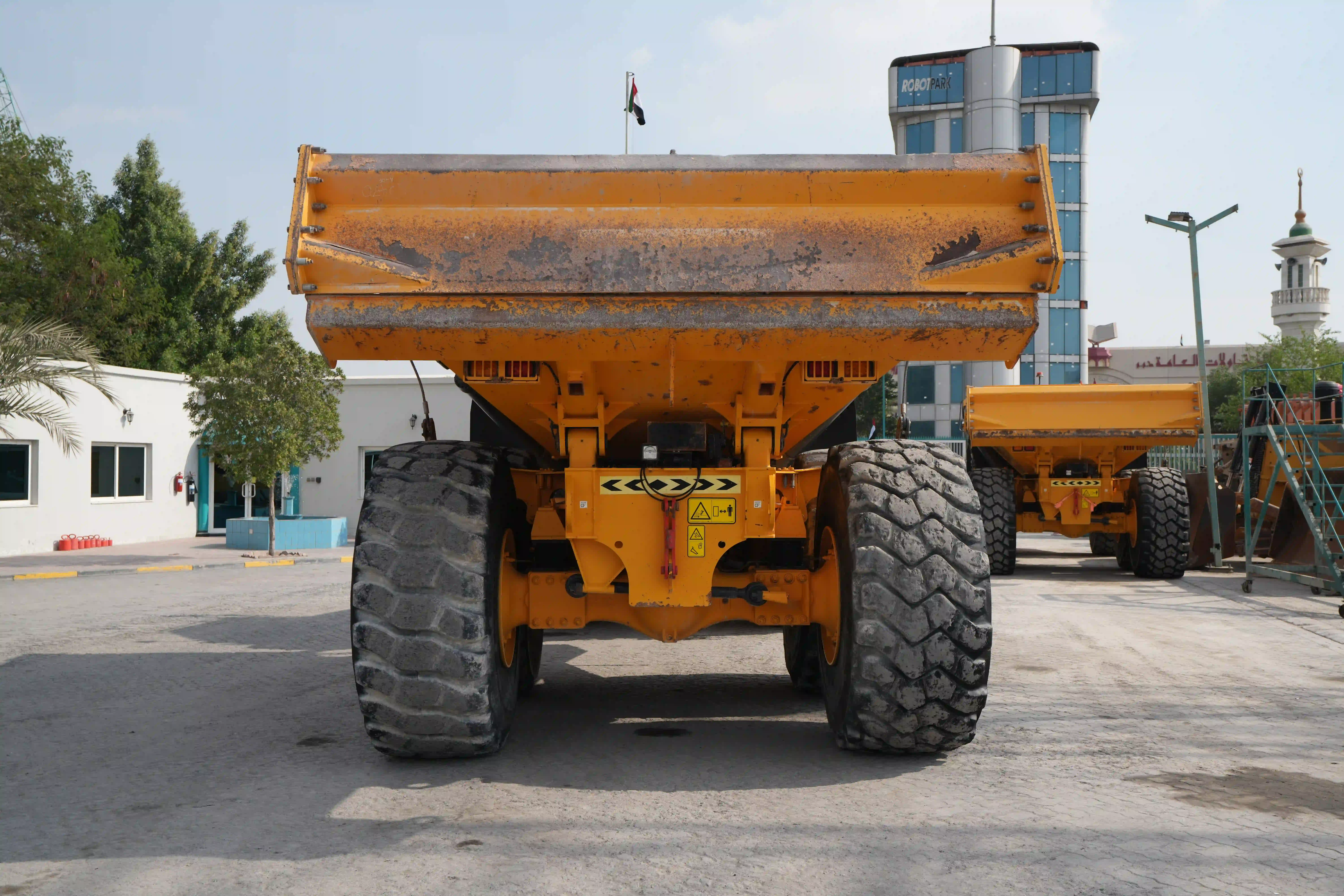 ADT-003-Volvo-A40G-articulated-dump-truck-inspection-structure-paint-6