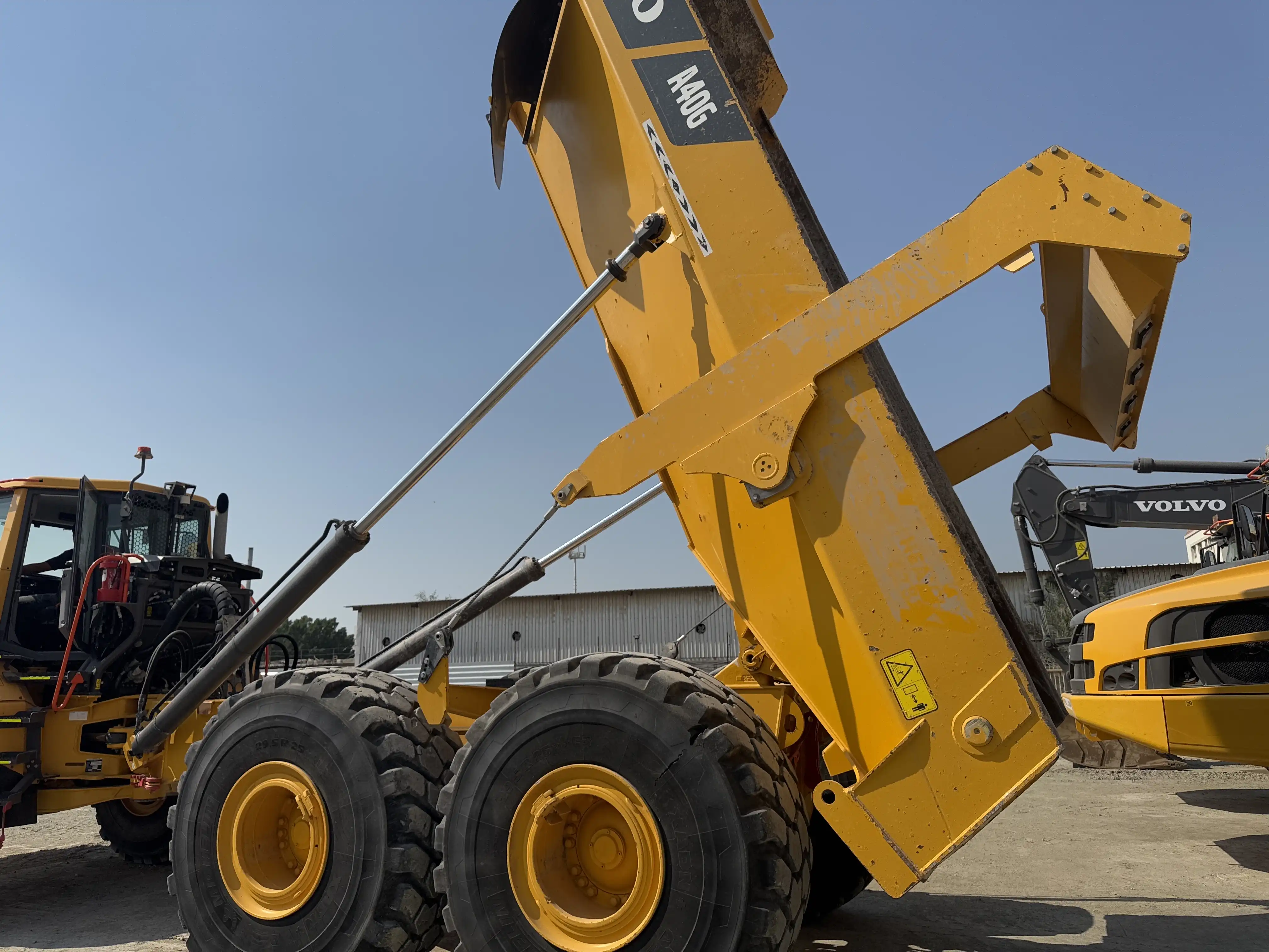 ADT-002-Volvo-A40G-articulated-dump-truck-inspection-structure-tailgate-5