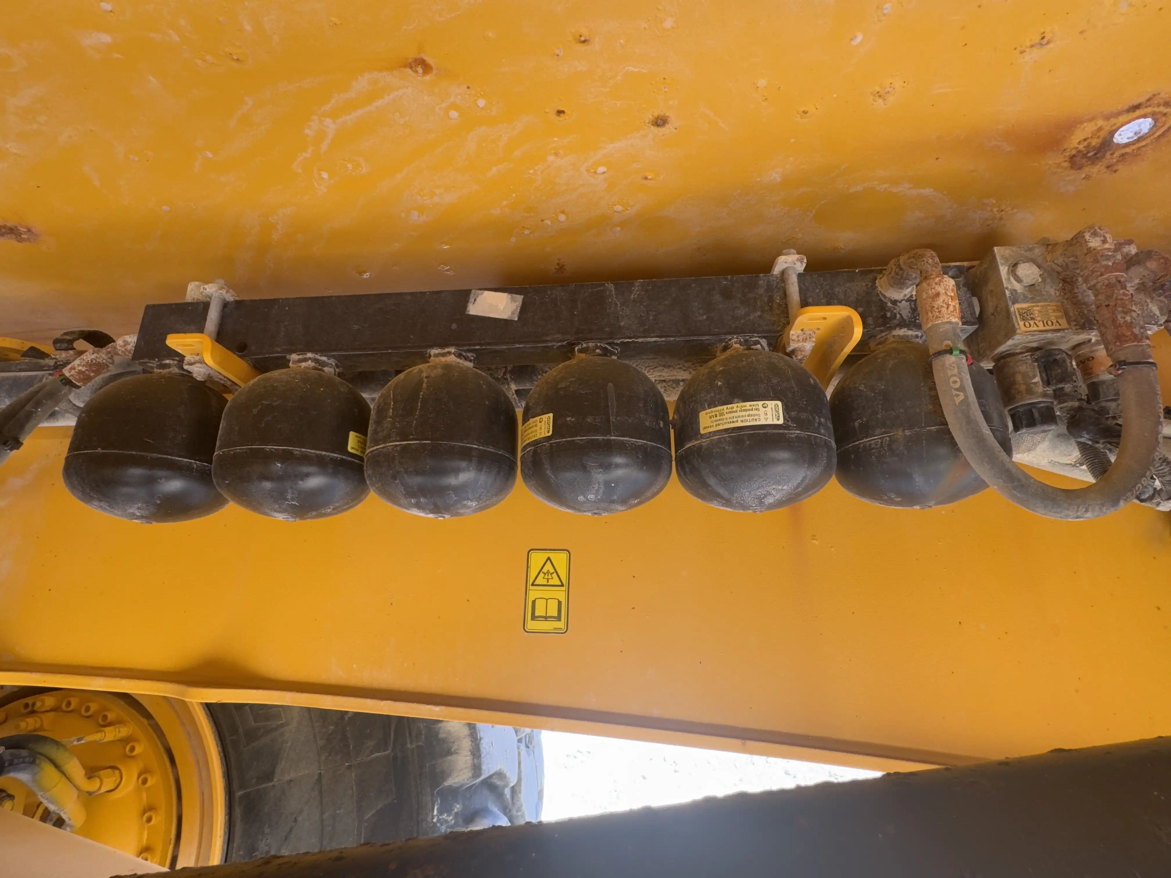 ADT-002-Volvo-A40G-articulated-dump-truck-inspection-safety-brake-accumulators-2