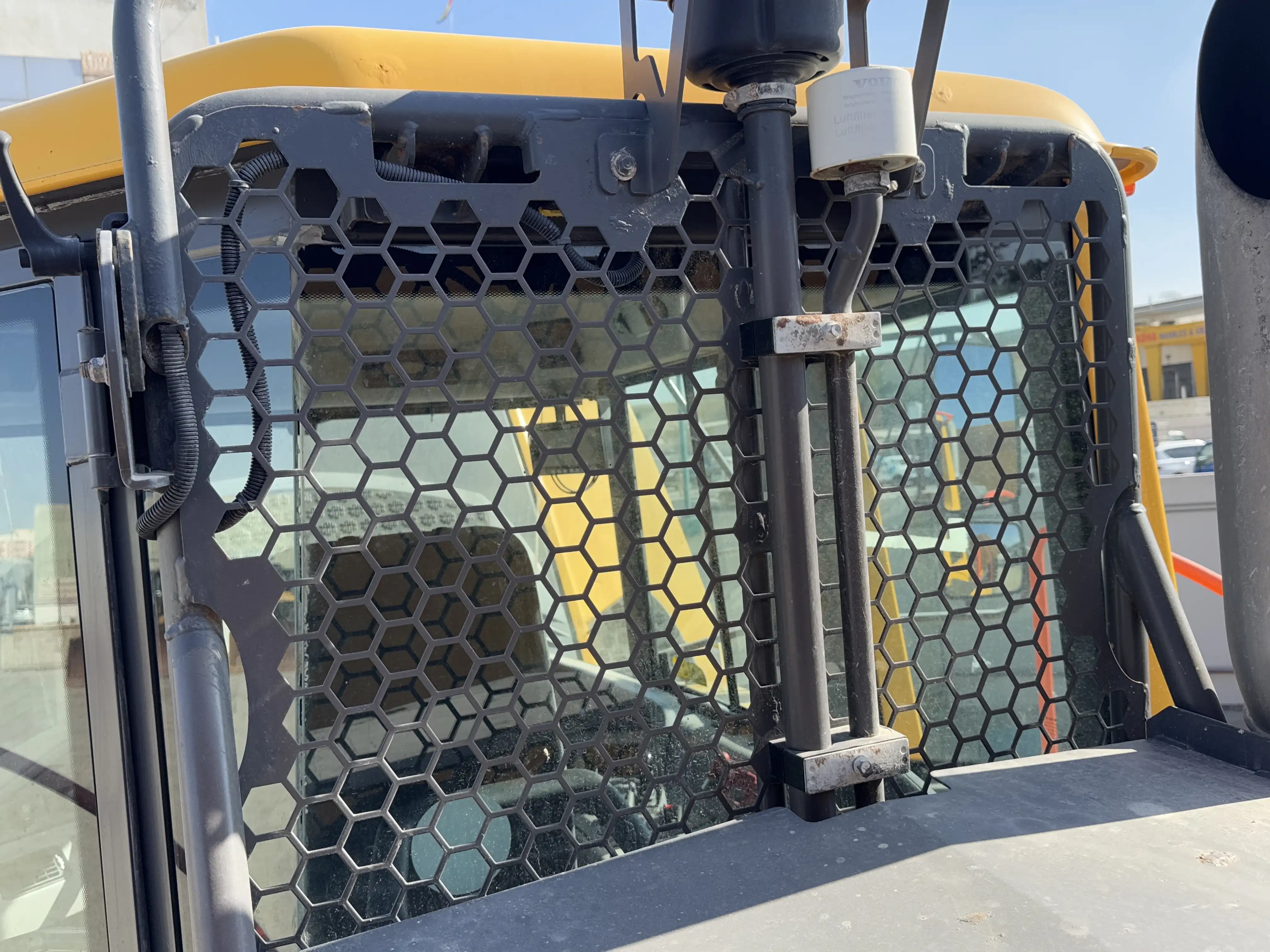 ADT-002-Volvo-A40G-articulated-dump-truck-inspection-safety-rollover-protective-structure-ROPS-FOPS-3