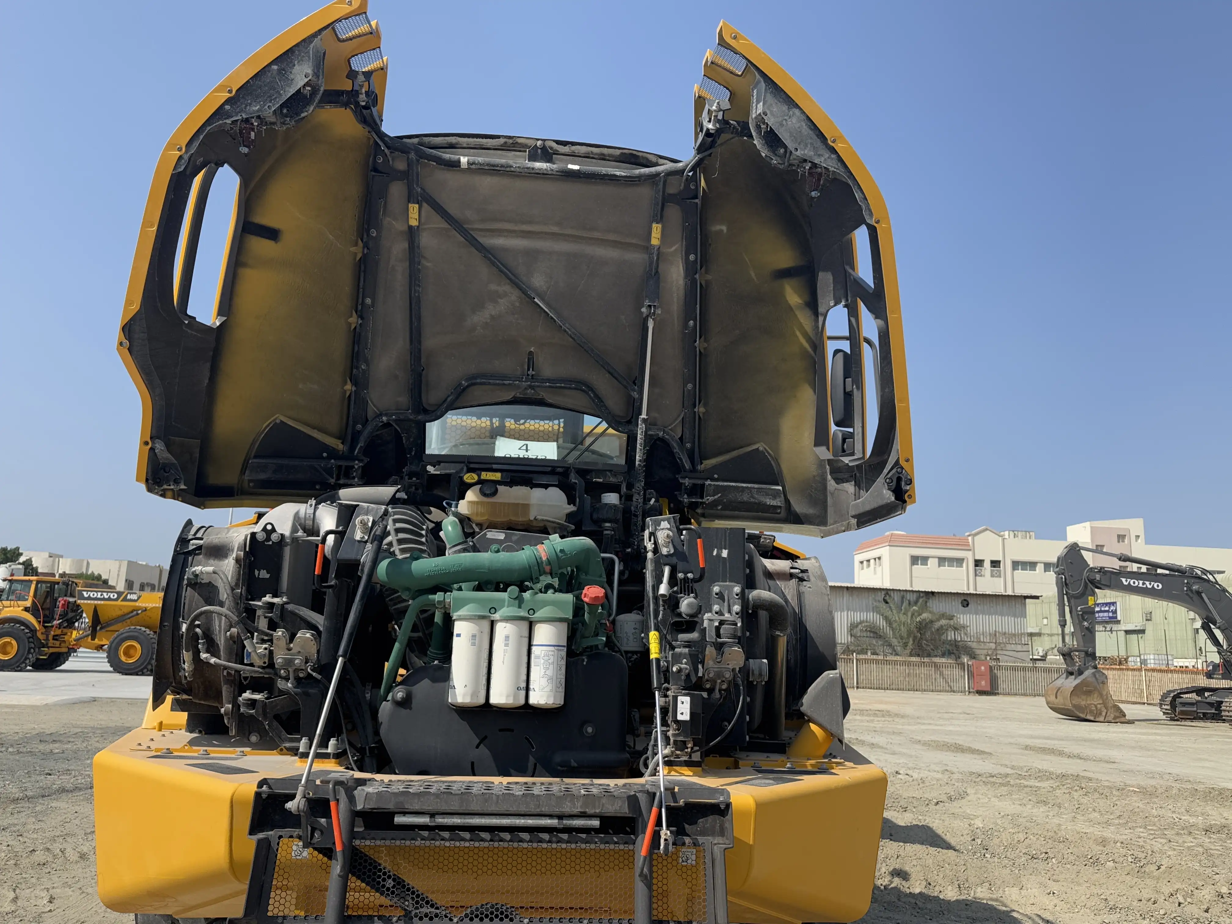 ADT-002-Volvo-A40G-articulated-dump-truck-inspection-hydraulics-hood-release-and-close-system-4