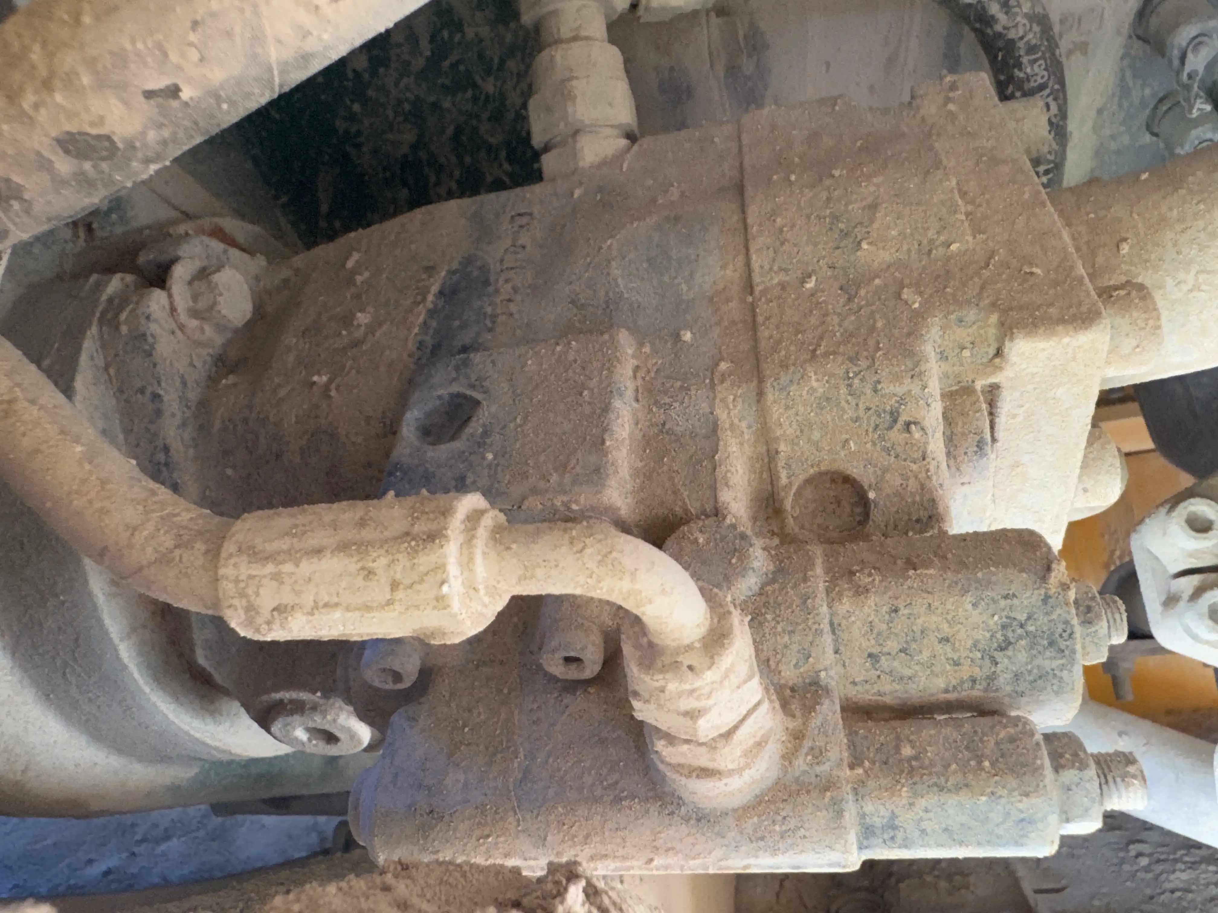 ADT-002-Volvo-A40G-articulated-dump-truck-inspection-hydraulics-hydraulic-pump-2