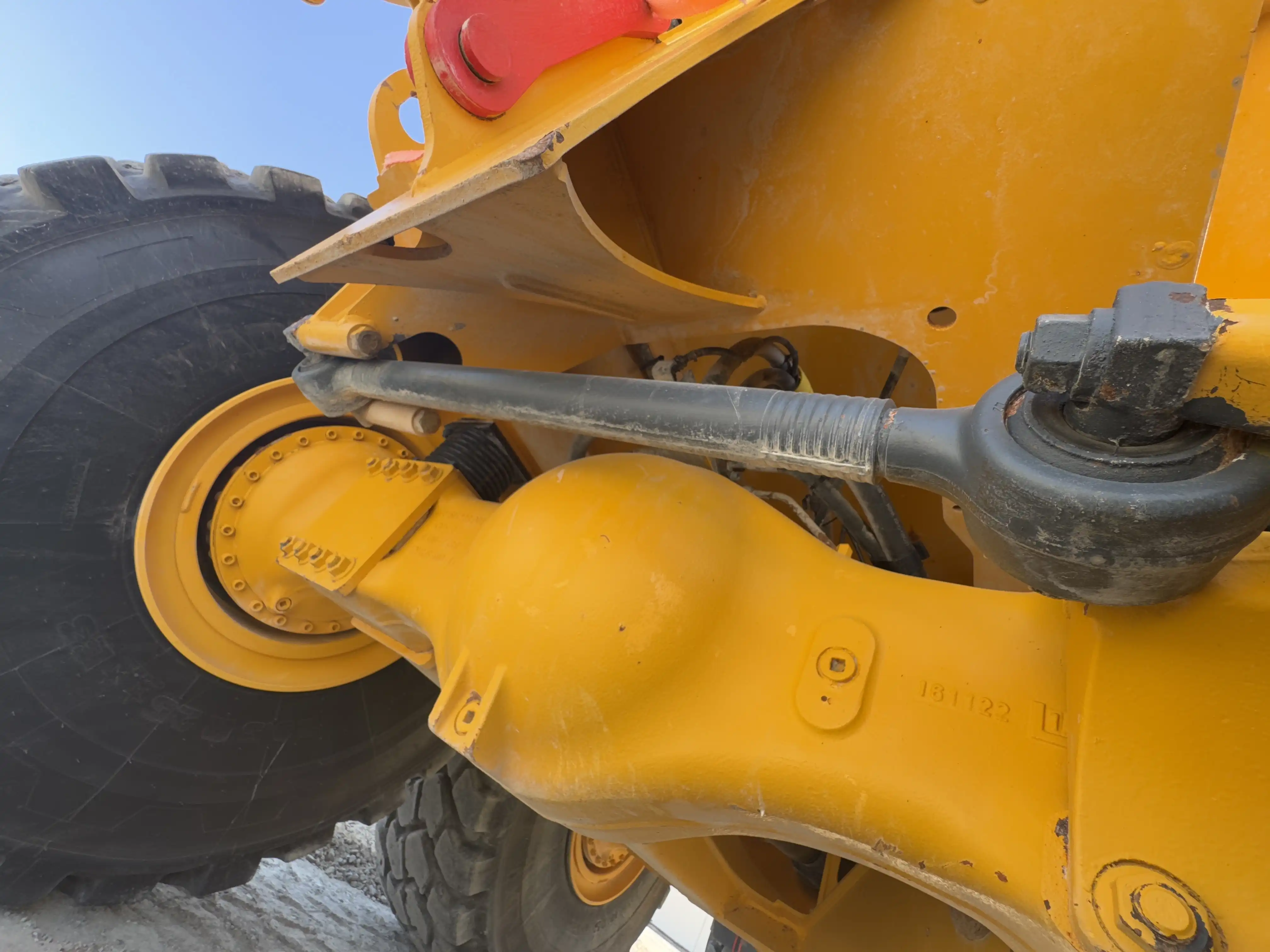 ADT-002-Volvo-A40G-articulated-dump-truck-inspection-chassis-cross-stay-3