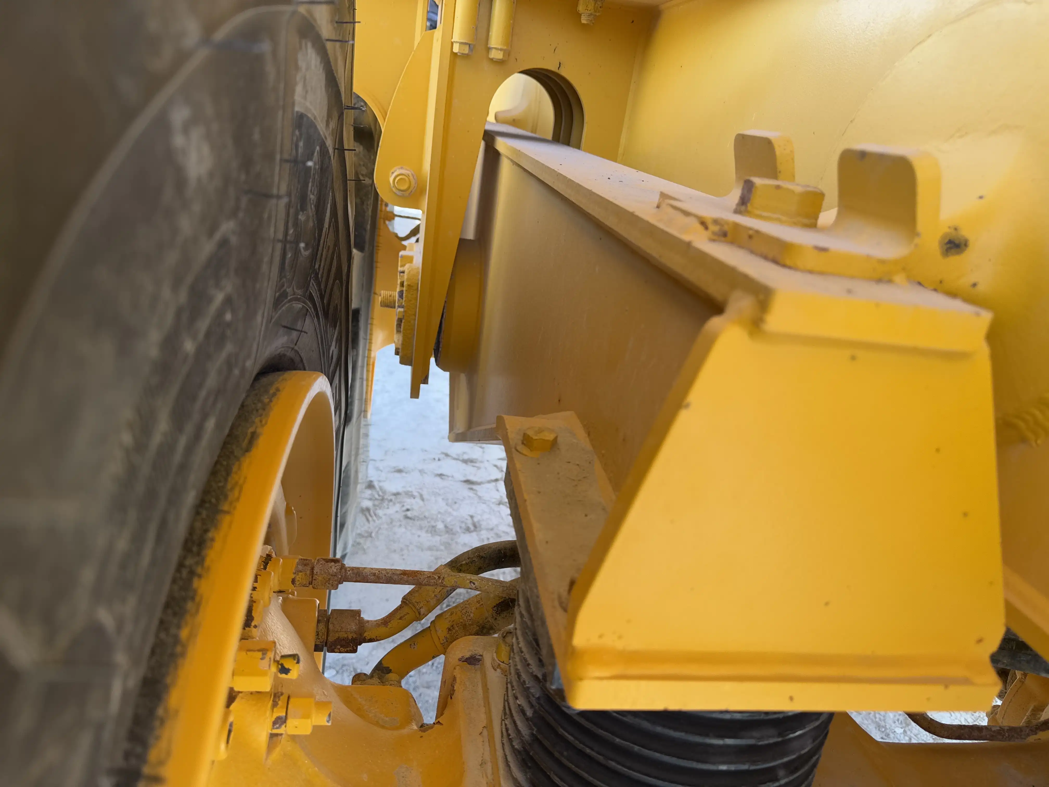 ADT-002-Volvo-A40G-articulated-dump-truck-inspection-chassis-bogie-beams-2