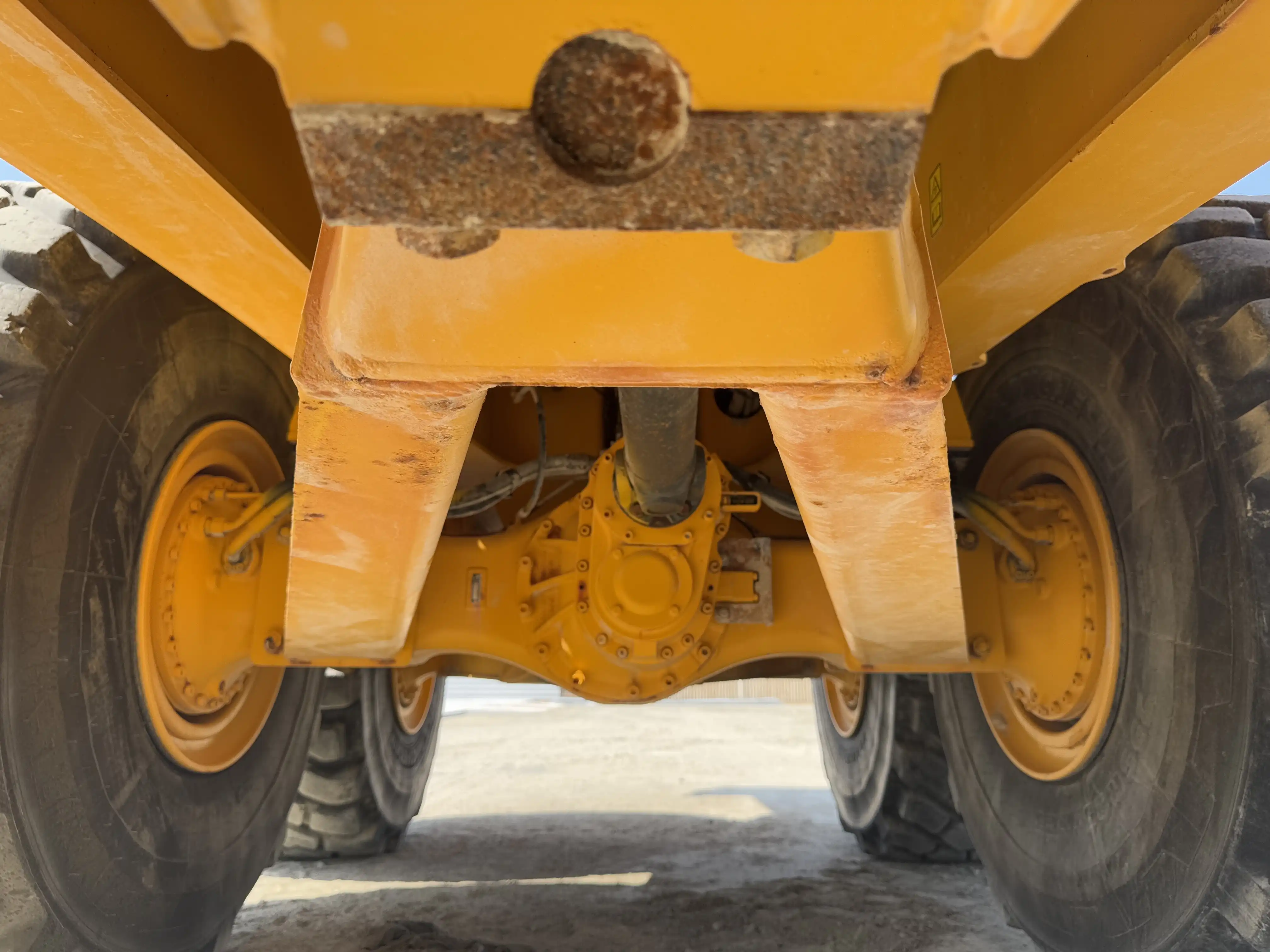 ADT-002-Volvo-A40G-articulated-dump-truck-inspection-chassis-A-frame-3