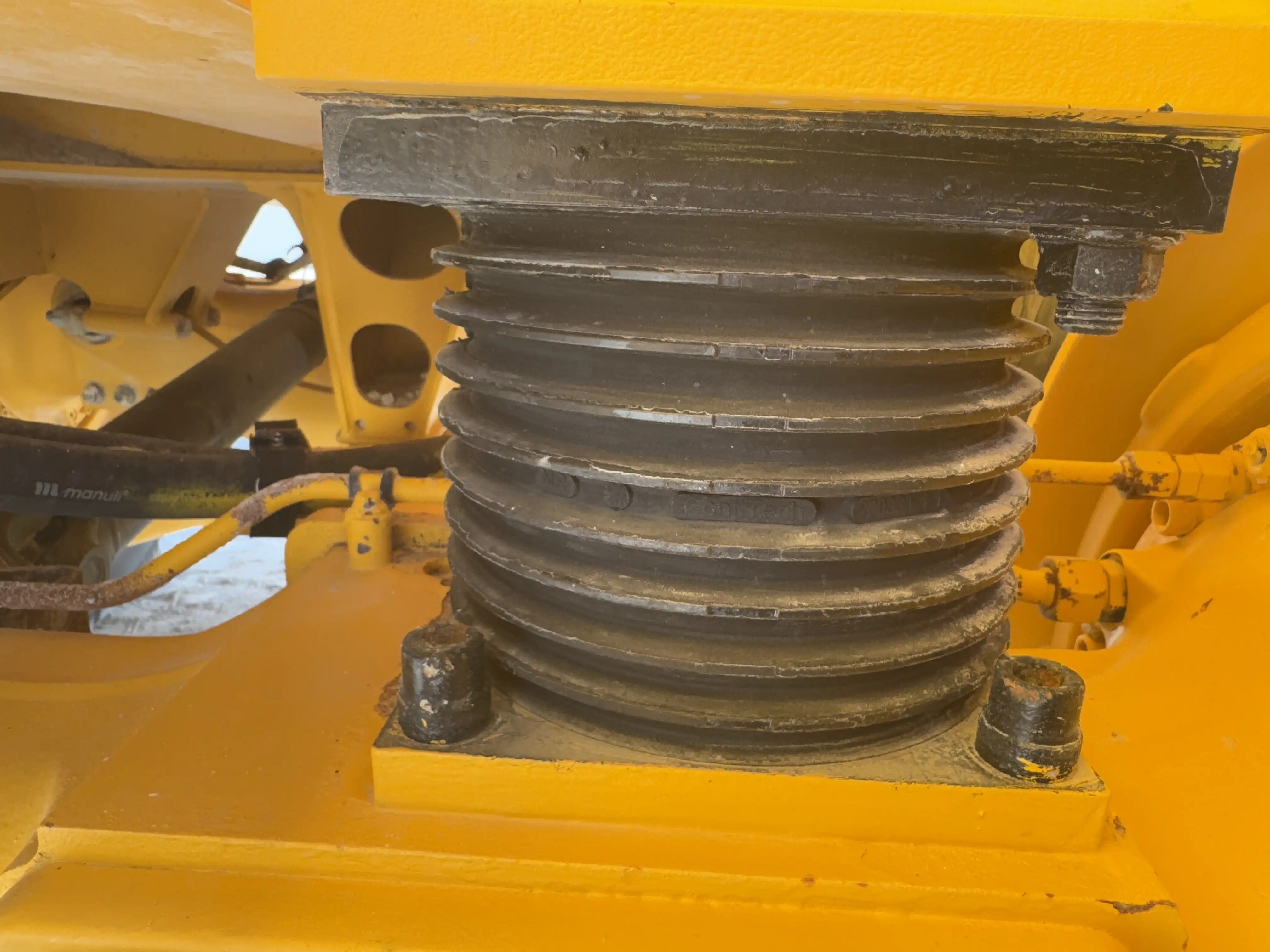 ADT-002-Volvo-A40G-articulated-dump-truck-inspection-chassis-bogie-rubber-springs-1