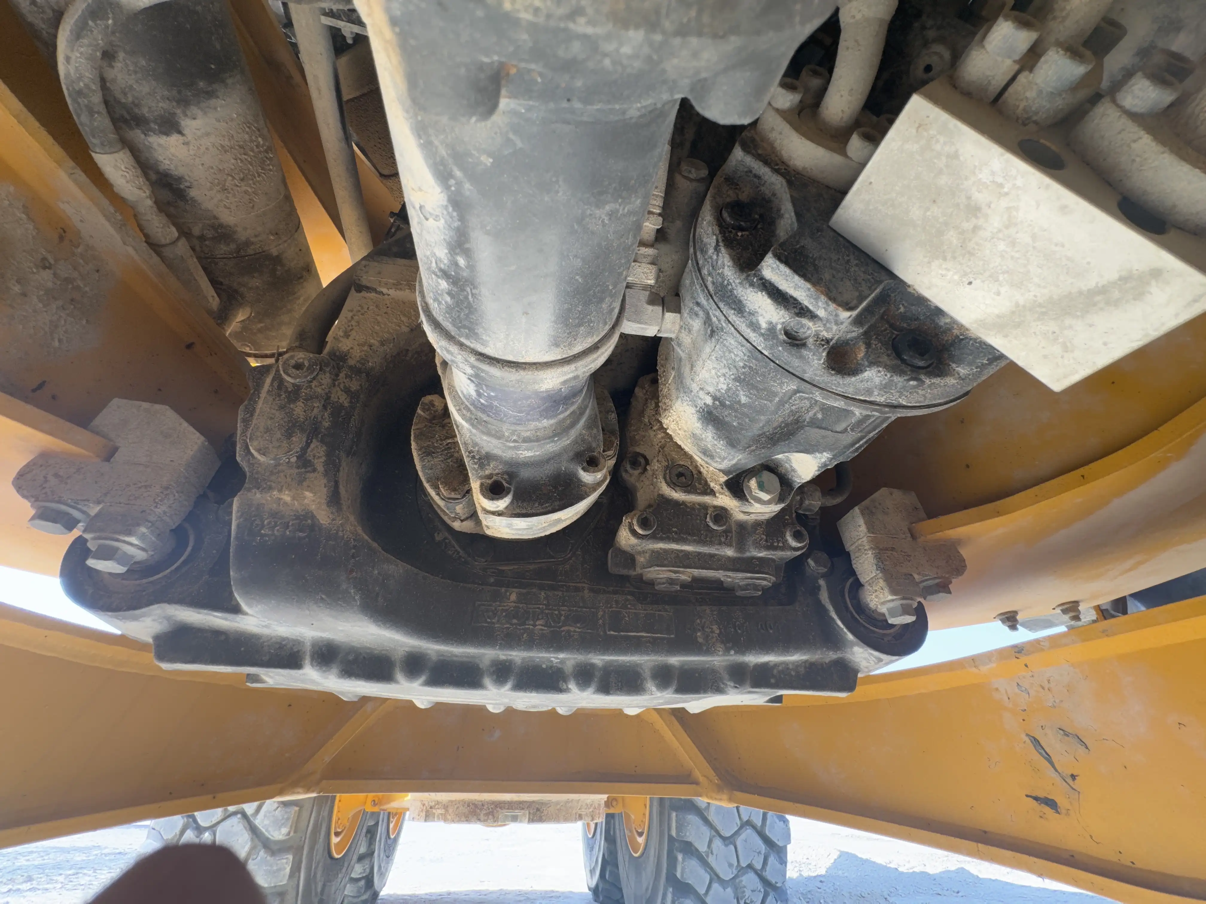 ADT-002-Volvo-A40G-articulated-dump-truck-inspection-chassis-inline-drop-box-2