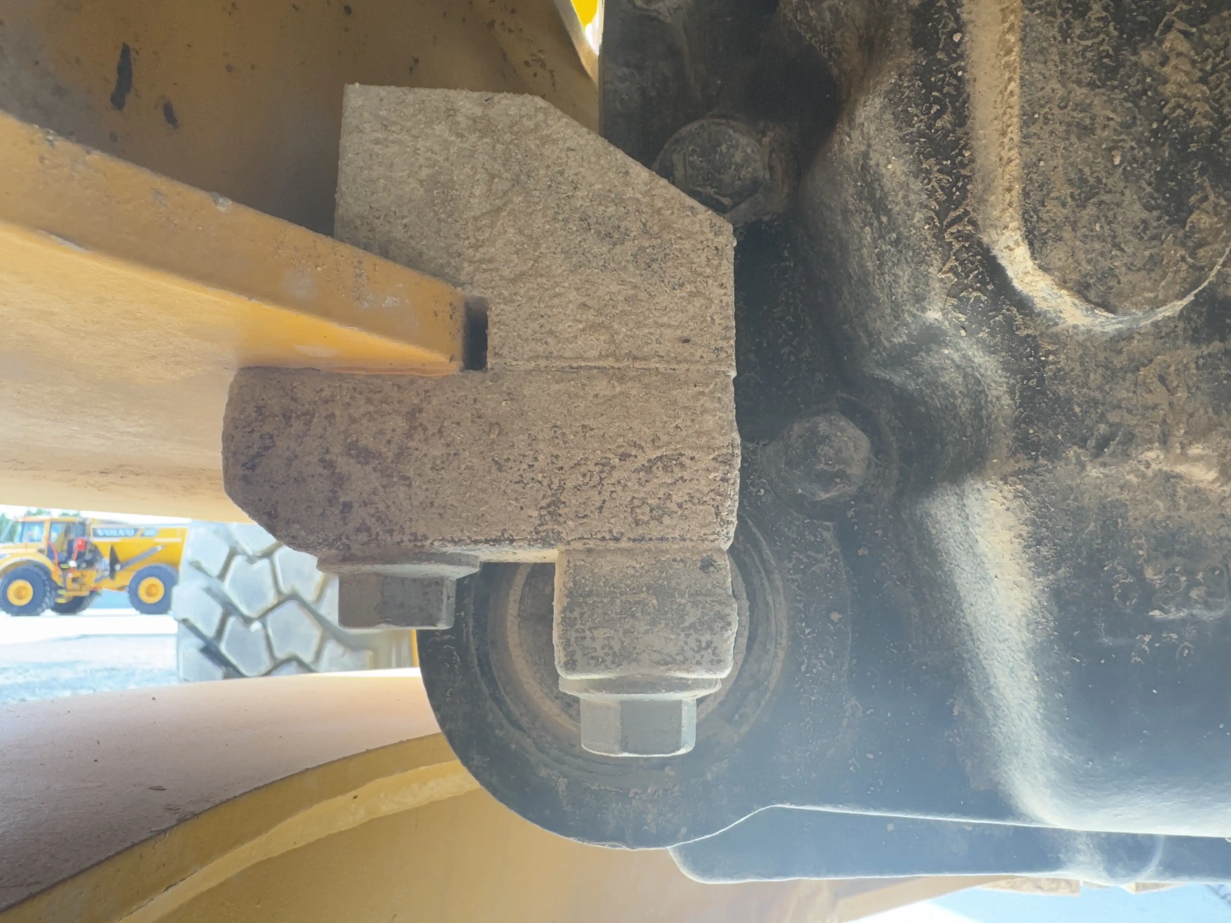 ADT-002-Volvo-A40G-articulated-dump-truck-inspection-chassis-inline-drop-box-3