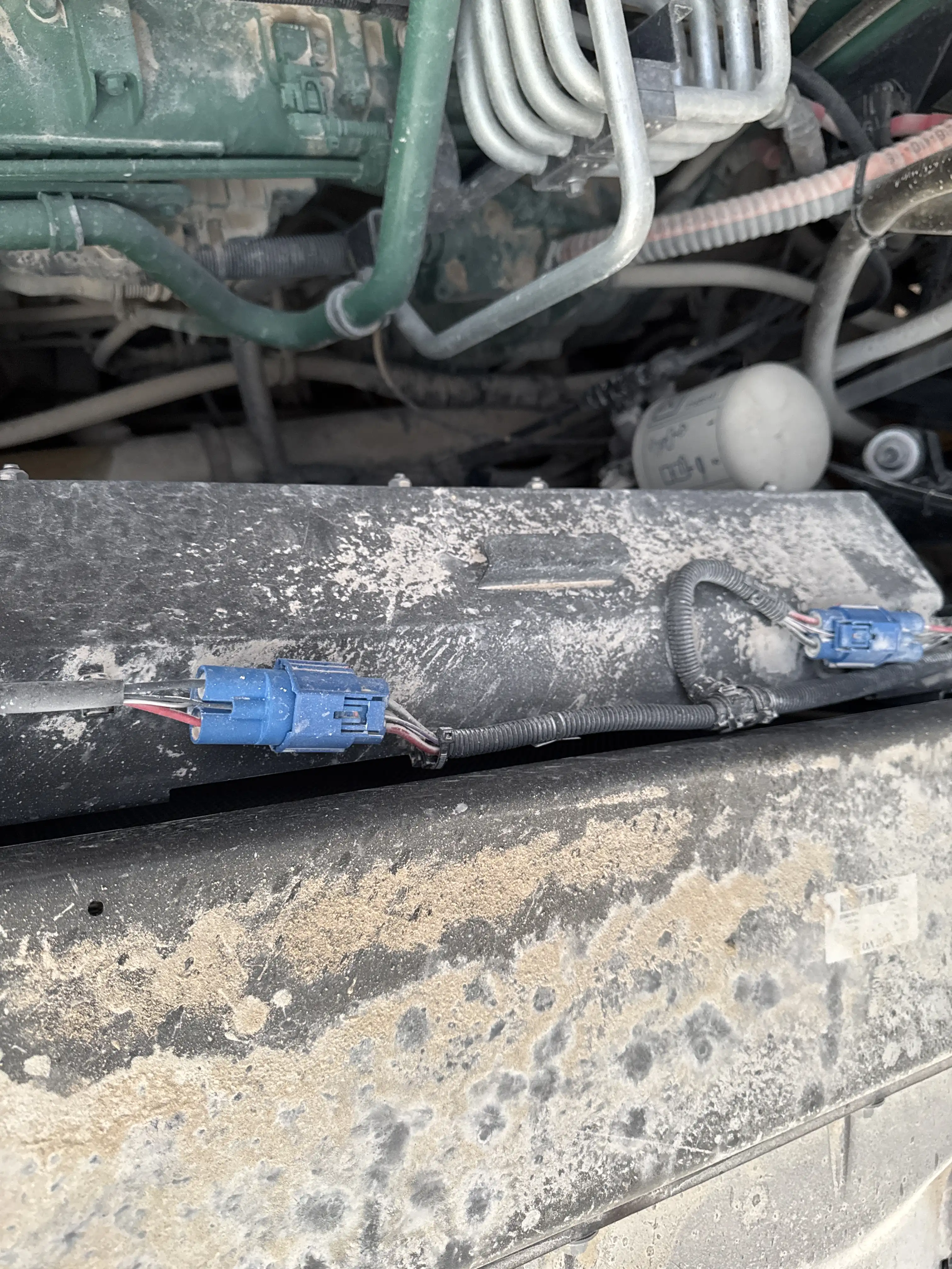 ADT-002-Volvo-A40G-articulated-dump-truck-inspection-electronic-main-harness-6