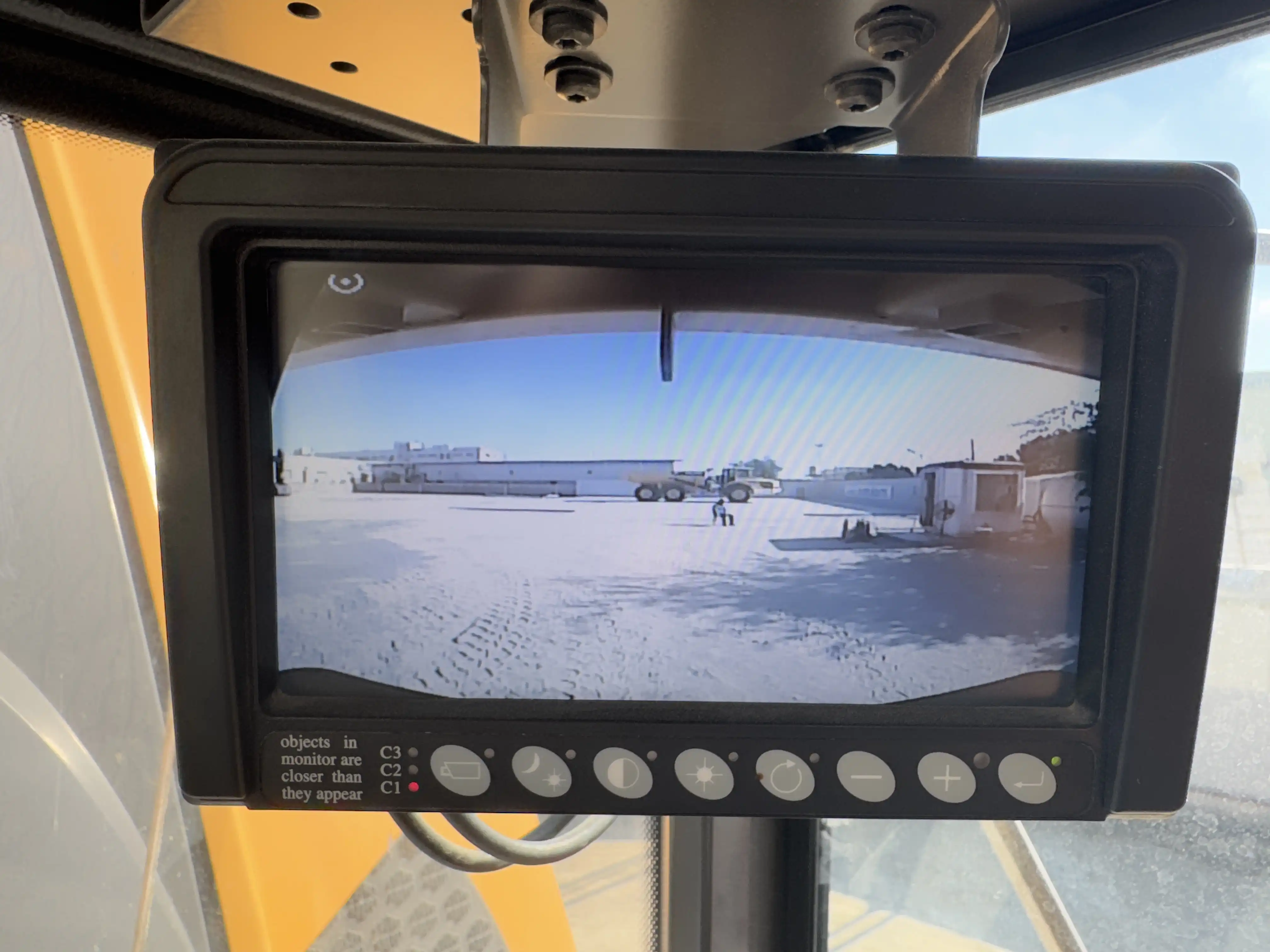 ADT-002-Volvo-A40G-articulated-dump-truck-inspection-electronic-rear-camera-1