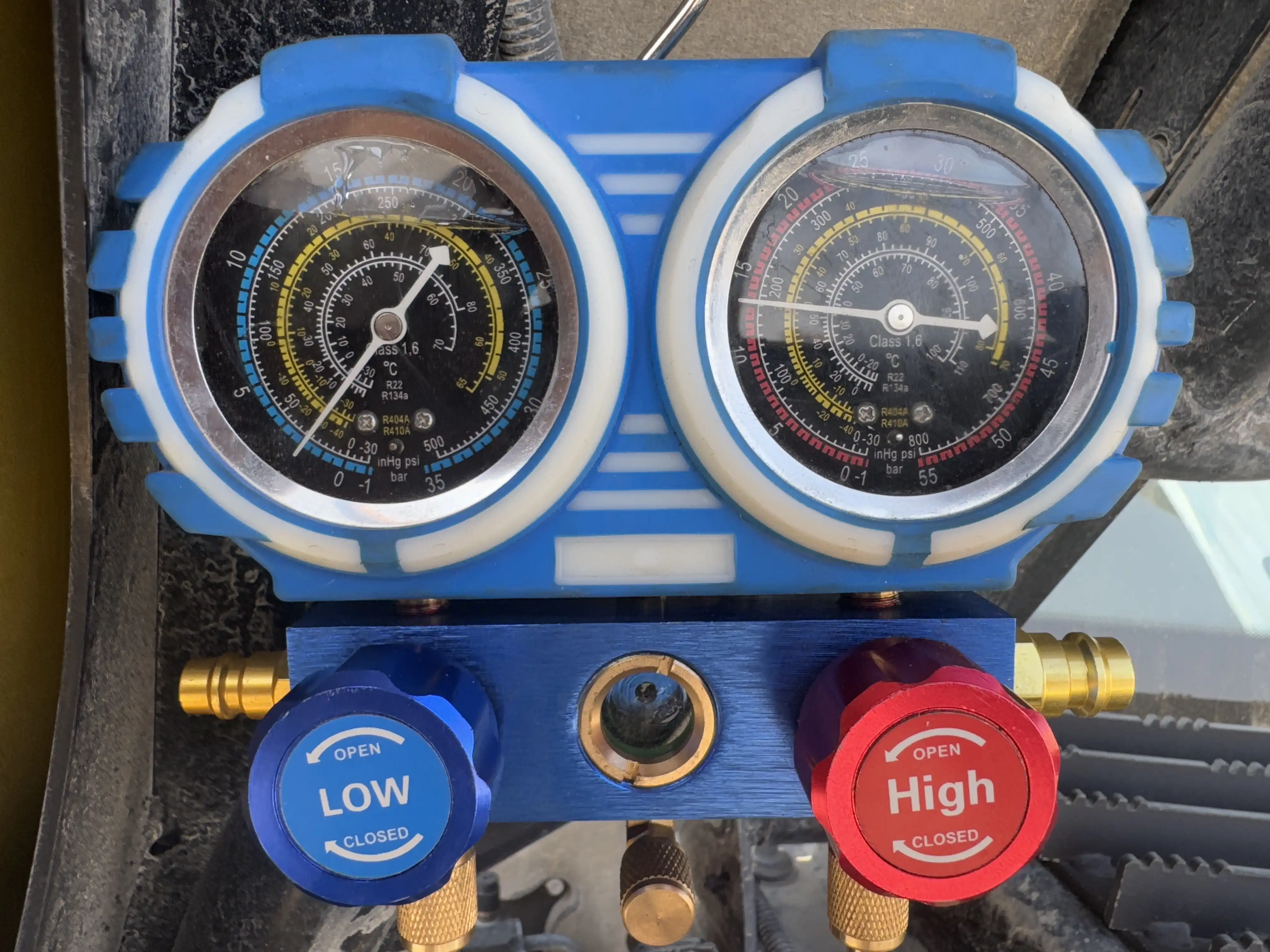 ADT-002-Volvo-A40G-articulated-dump-truck-inspection-air-conditioning-AC-compressor-1