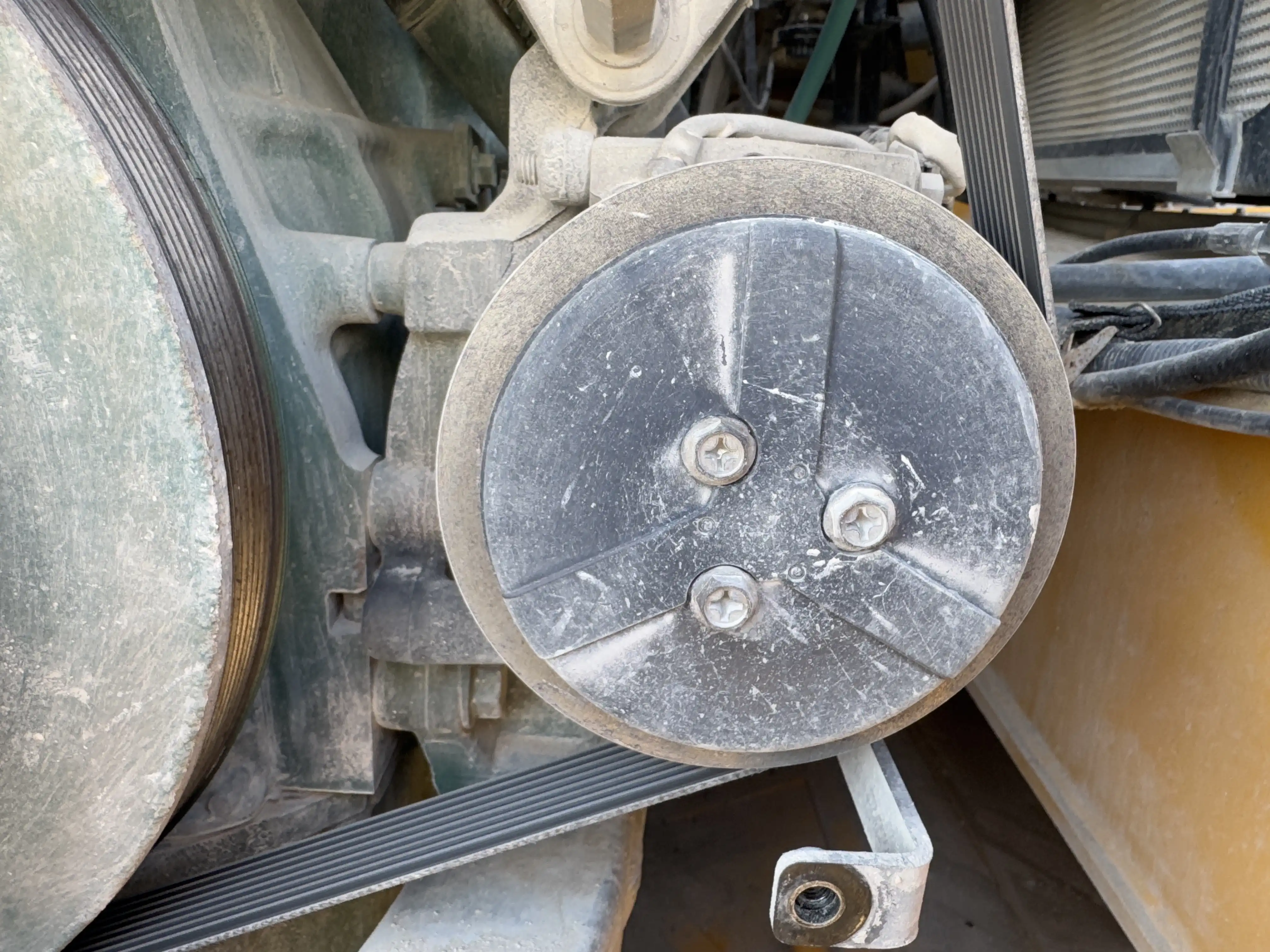 ADT-002-Volvo-A40G-articulated-dump-truck-inspection-air-conditioning-AC-compressor-4