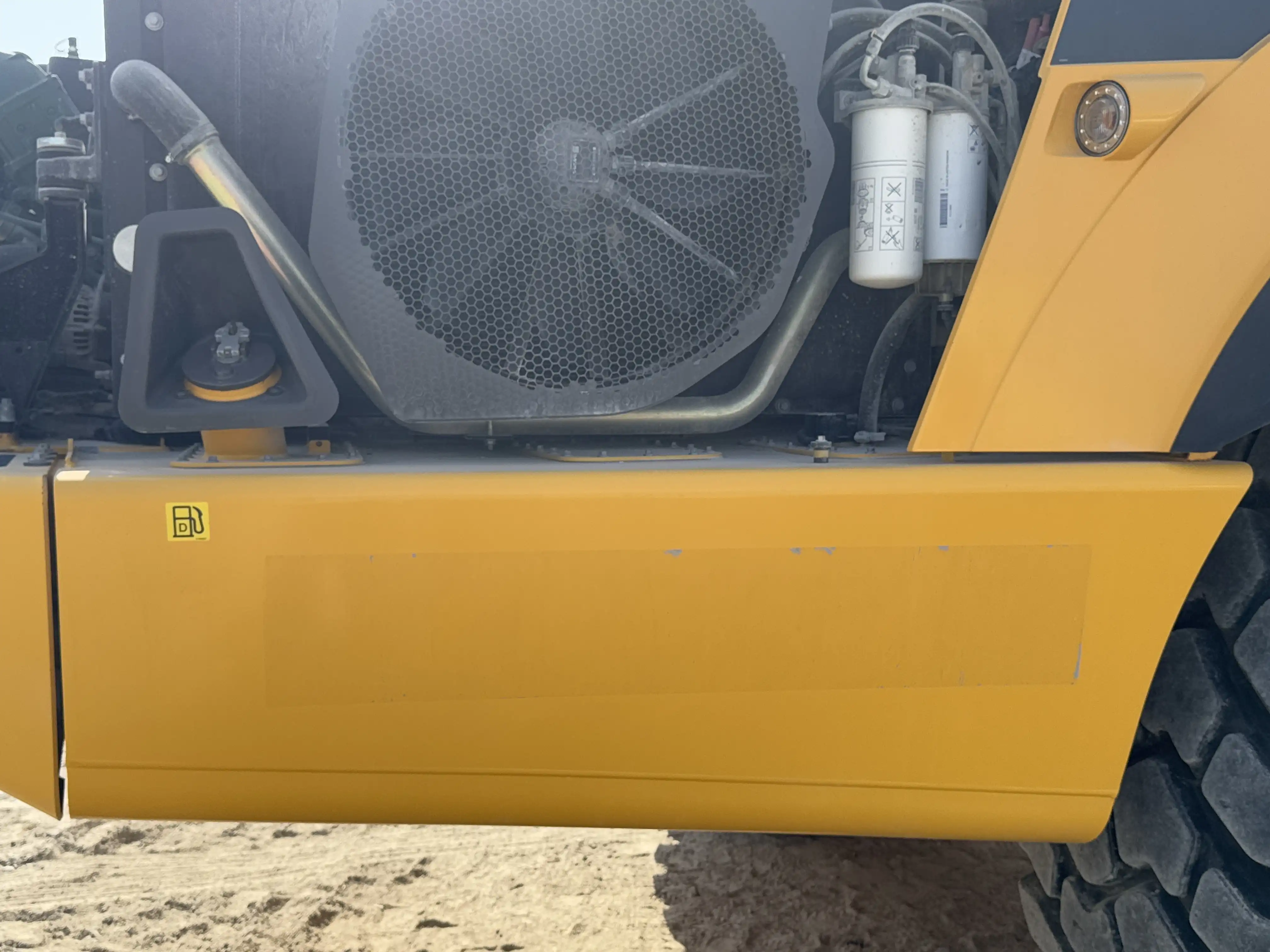 ADT-002-Volvo-A40G-articulated-dump-truck-inspection-engine-fuel-tank-1