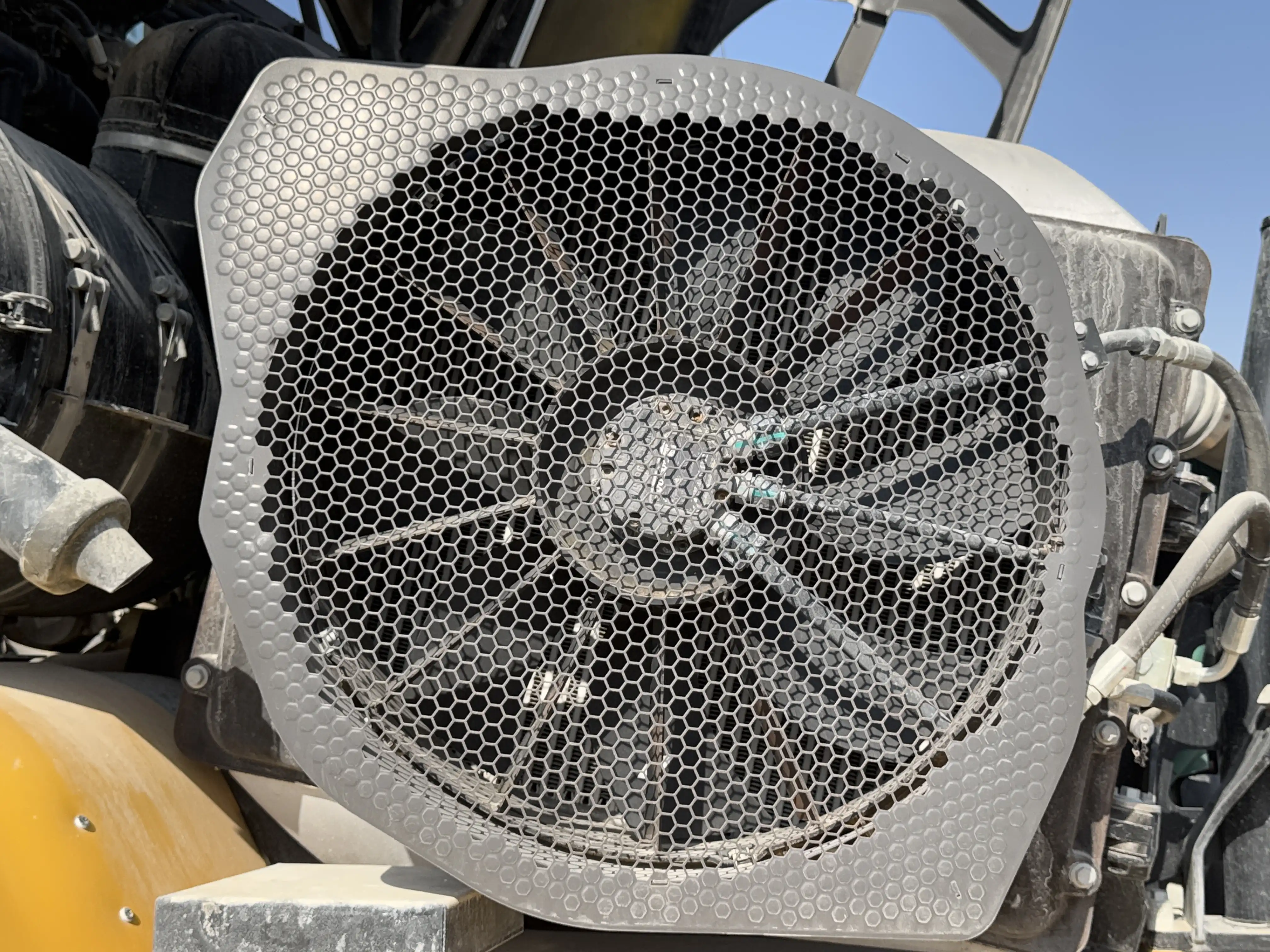 ADT-002-Volvo-A40G-articulated-dump-truck-inspection-engine-cooling-fan-and-fan-guard-3