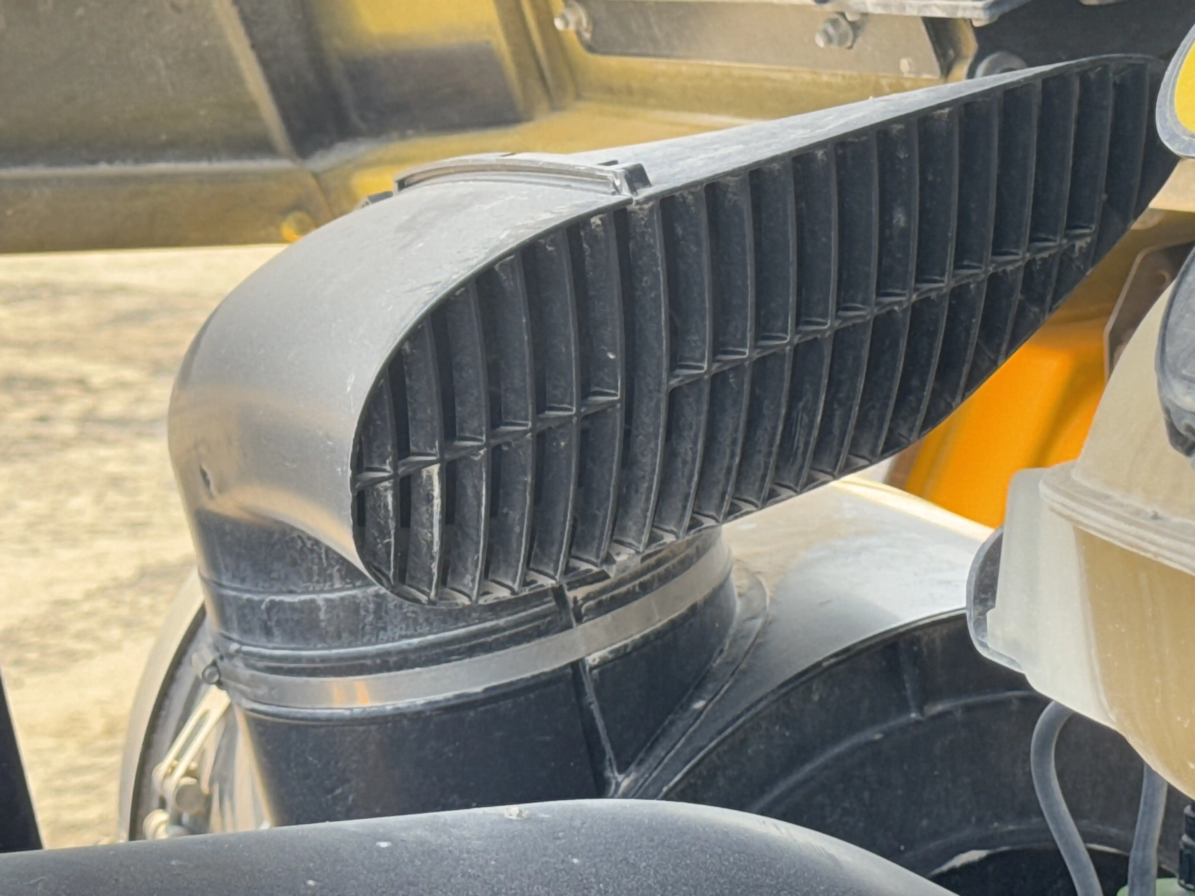 ADT-002-Volvo-A40G-articulated-dump-truck-inspection-engine-air-intake-system-1