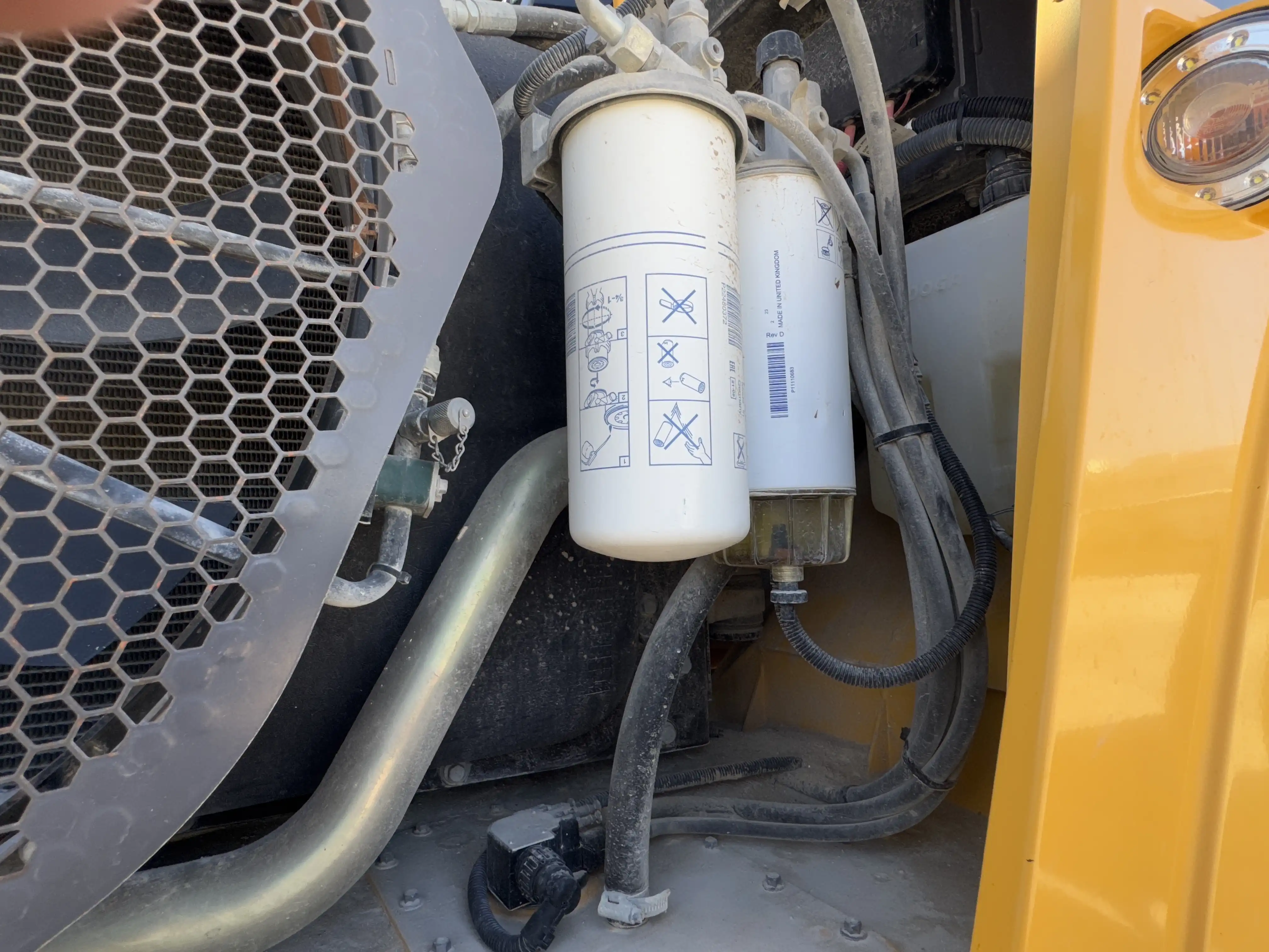 ADT-002-Volvo-A40G-articulated-dump-truck-inspection-engine-fuel-leaks-3