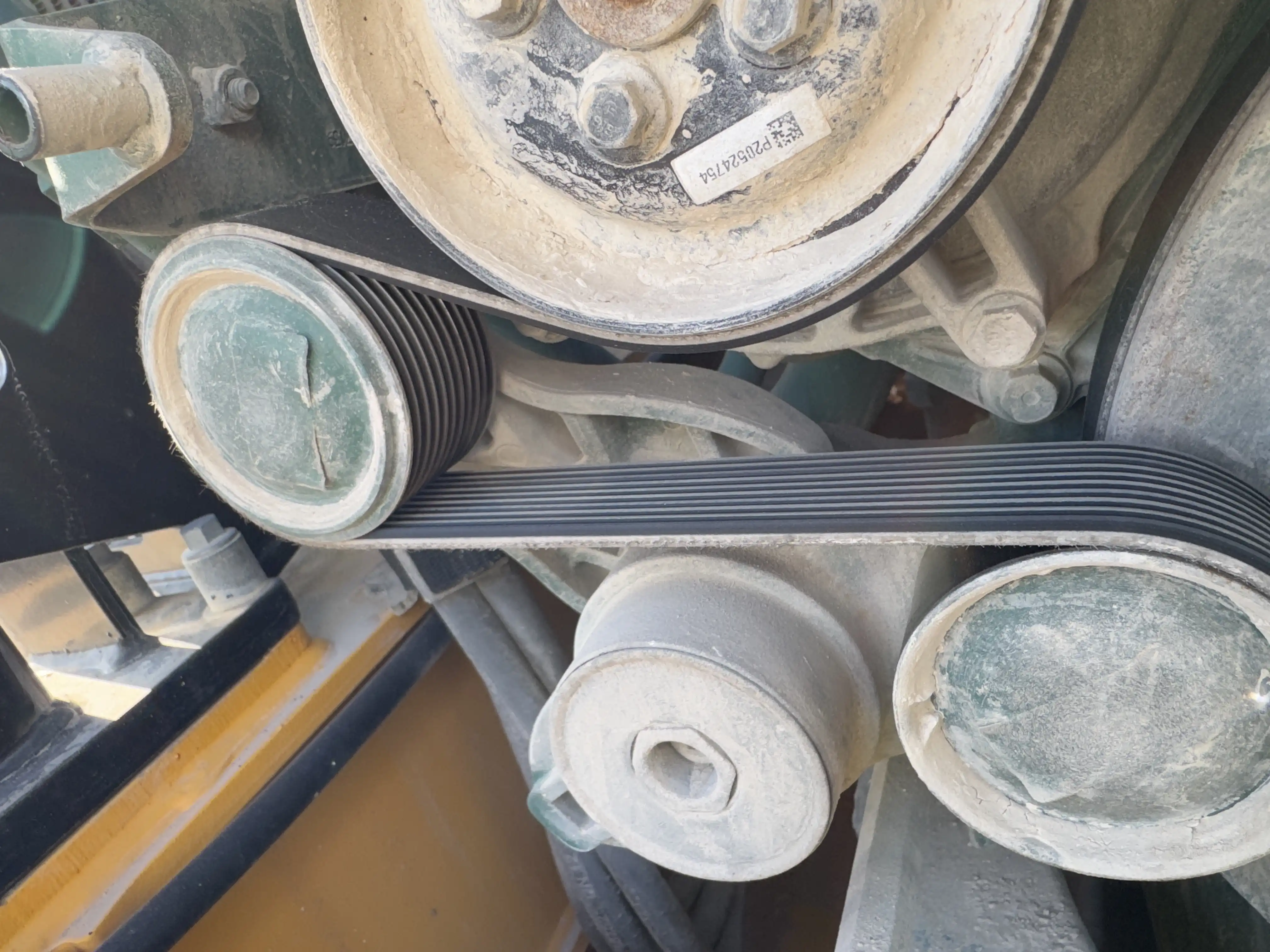 ADT-002-Volvo-A40G-articulated-dump-truck-inspection-engine-belts-3