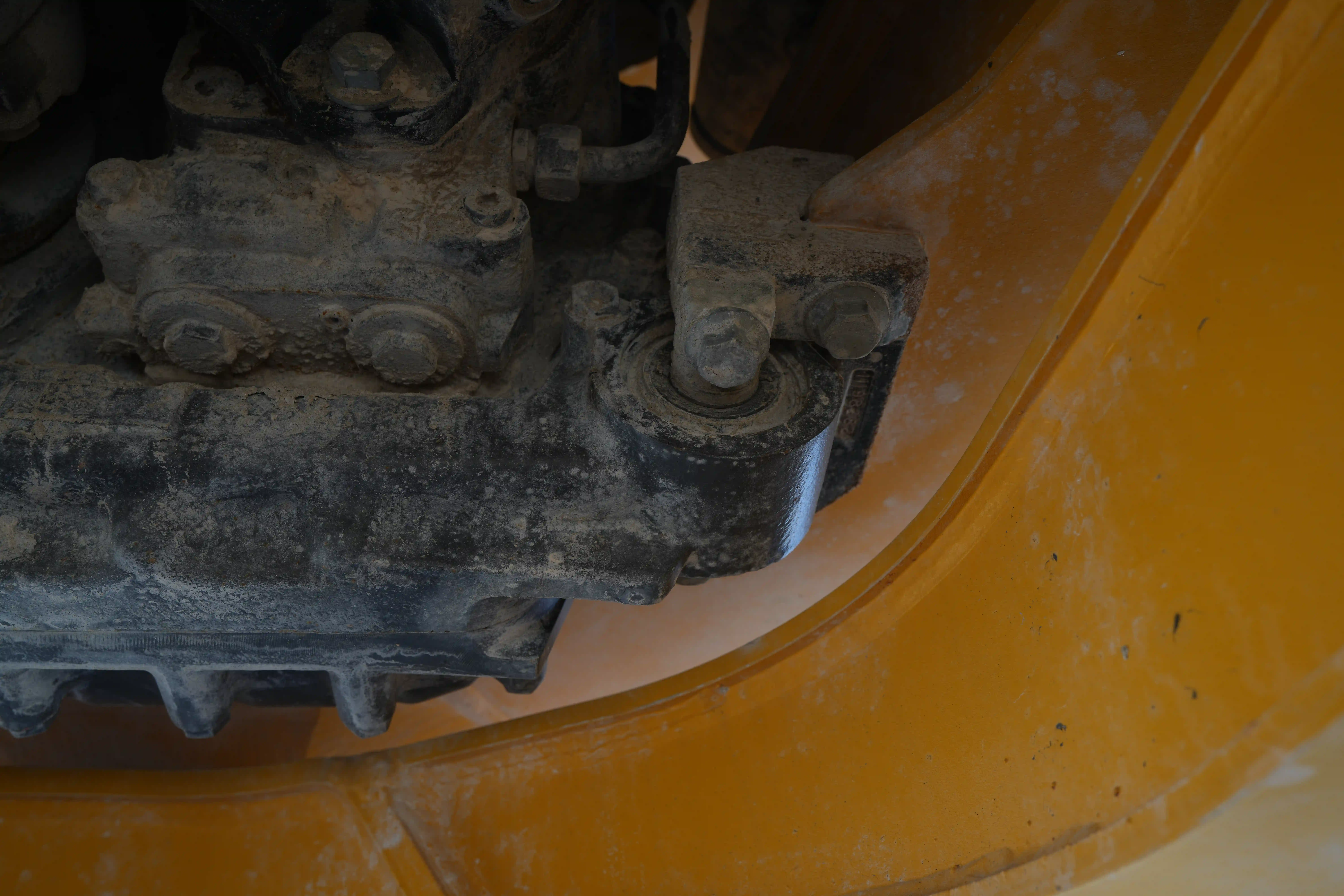 ADT-003-Volvo-A40G-articulated-dump-truck-inspection-chassis-inline-drop-box-2