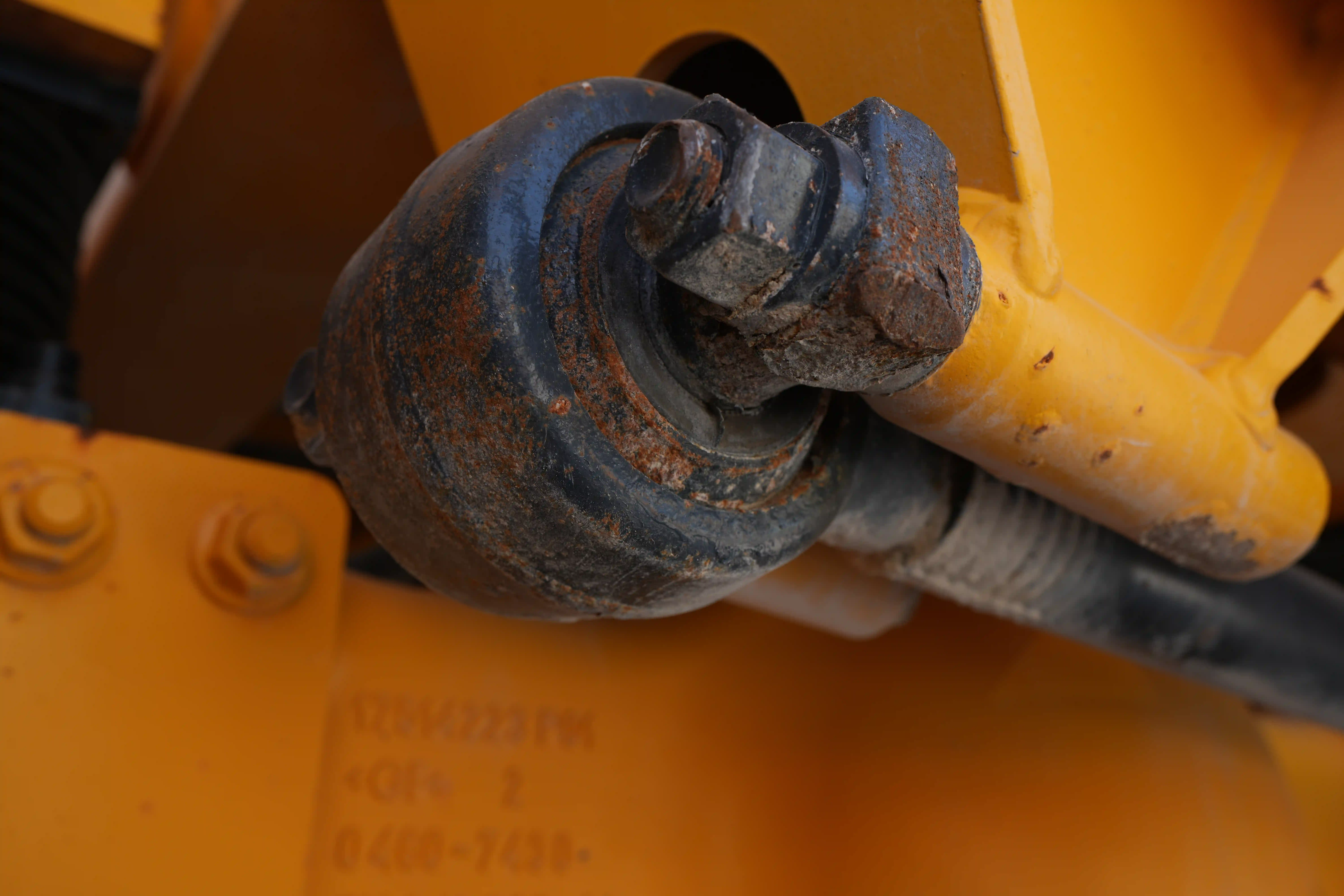 ADT-003-Volvo-A40G-articulated-dump-truck-inspection-chassis-cross-stay-2