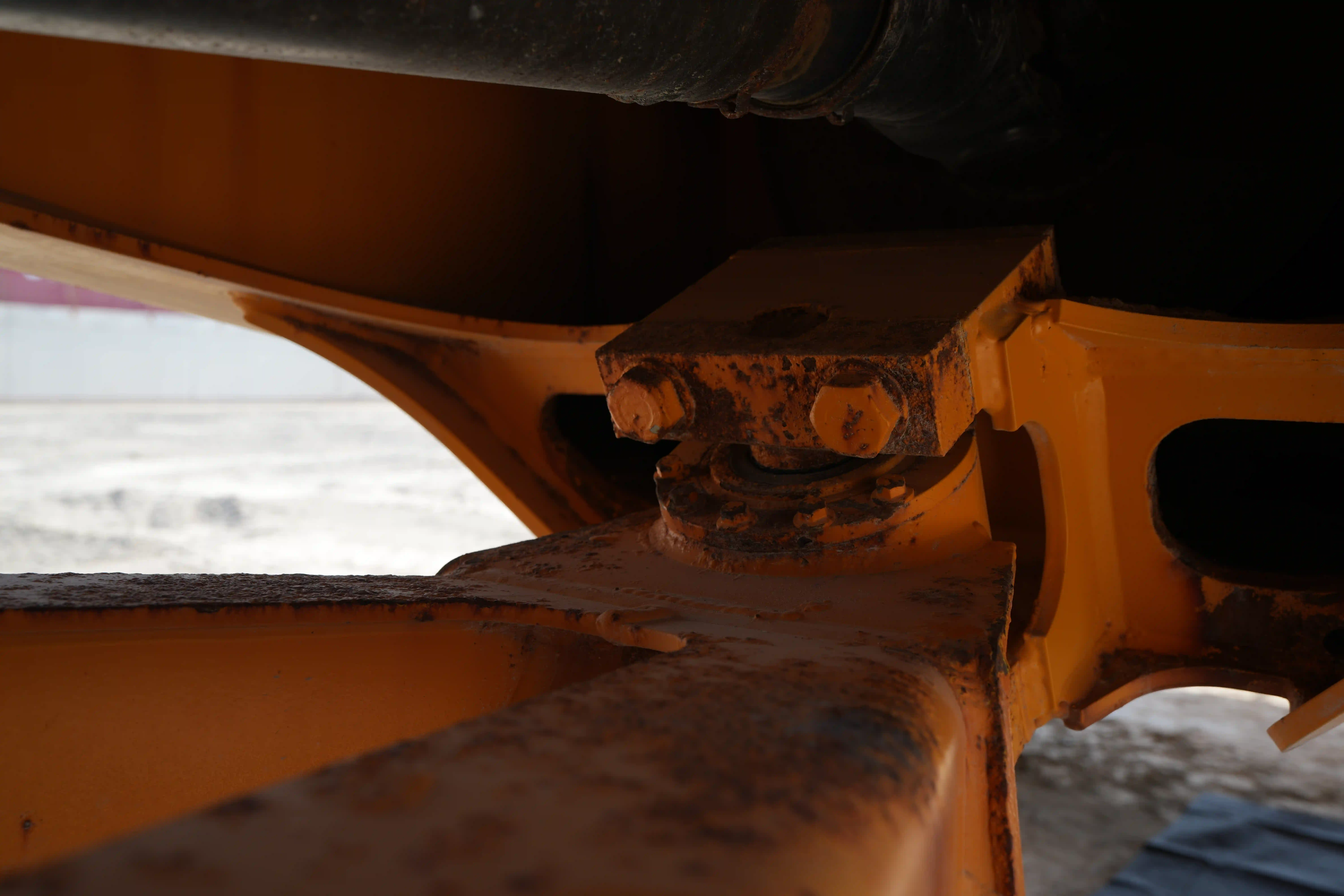 ADT-003-Volvo-A40G-articulated-dump-truck-inspection-chassis-A-frame-1