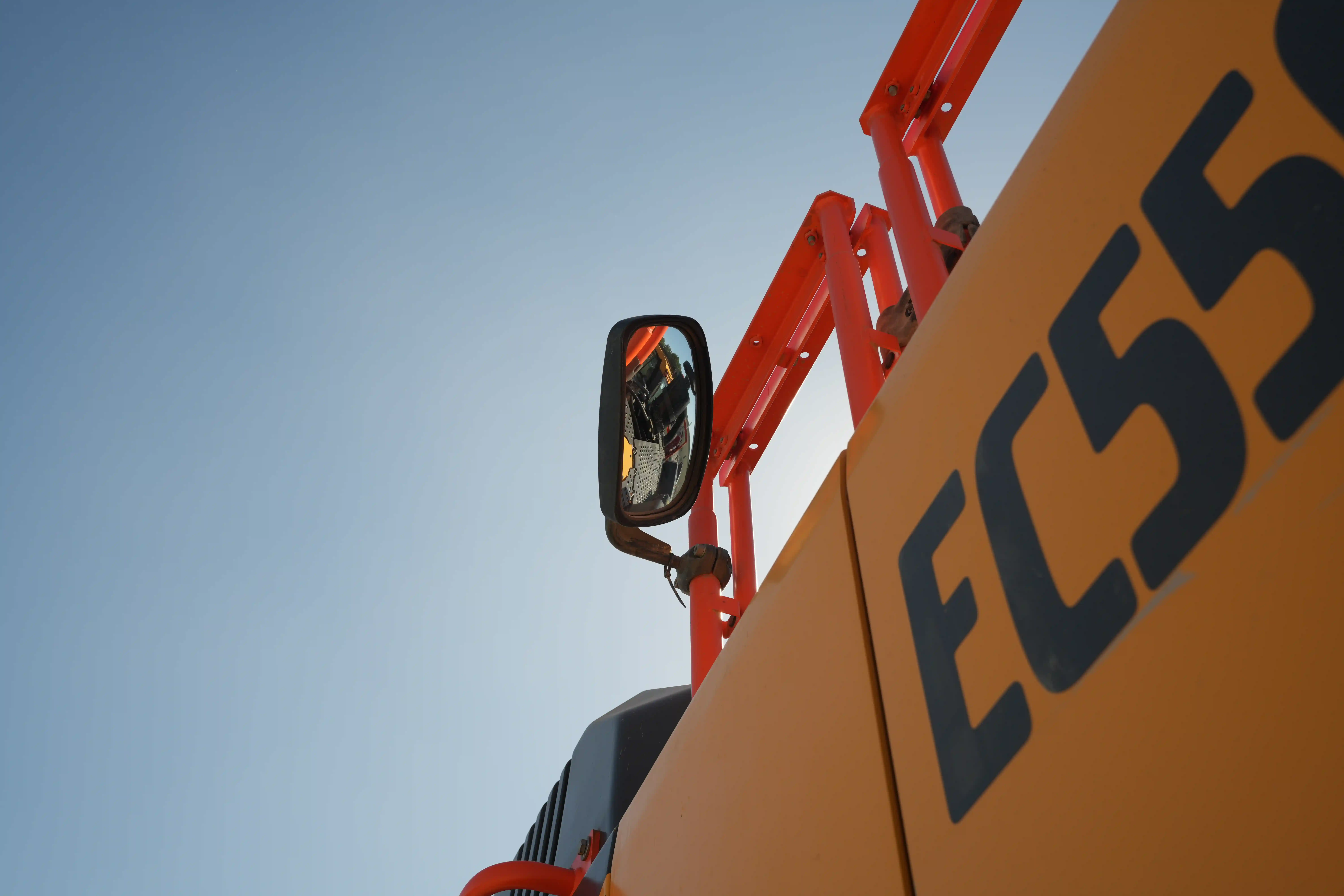 LEX-001-Volvo-EC550EL-large-excavator-inspection-cabin-mirrors-2