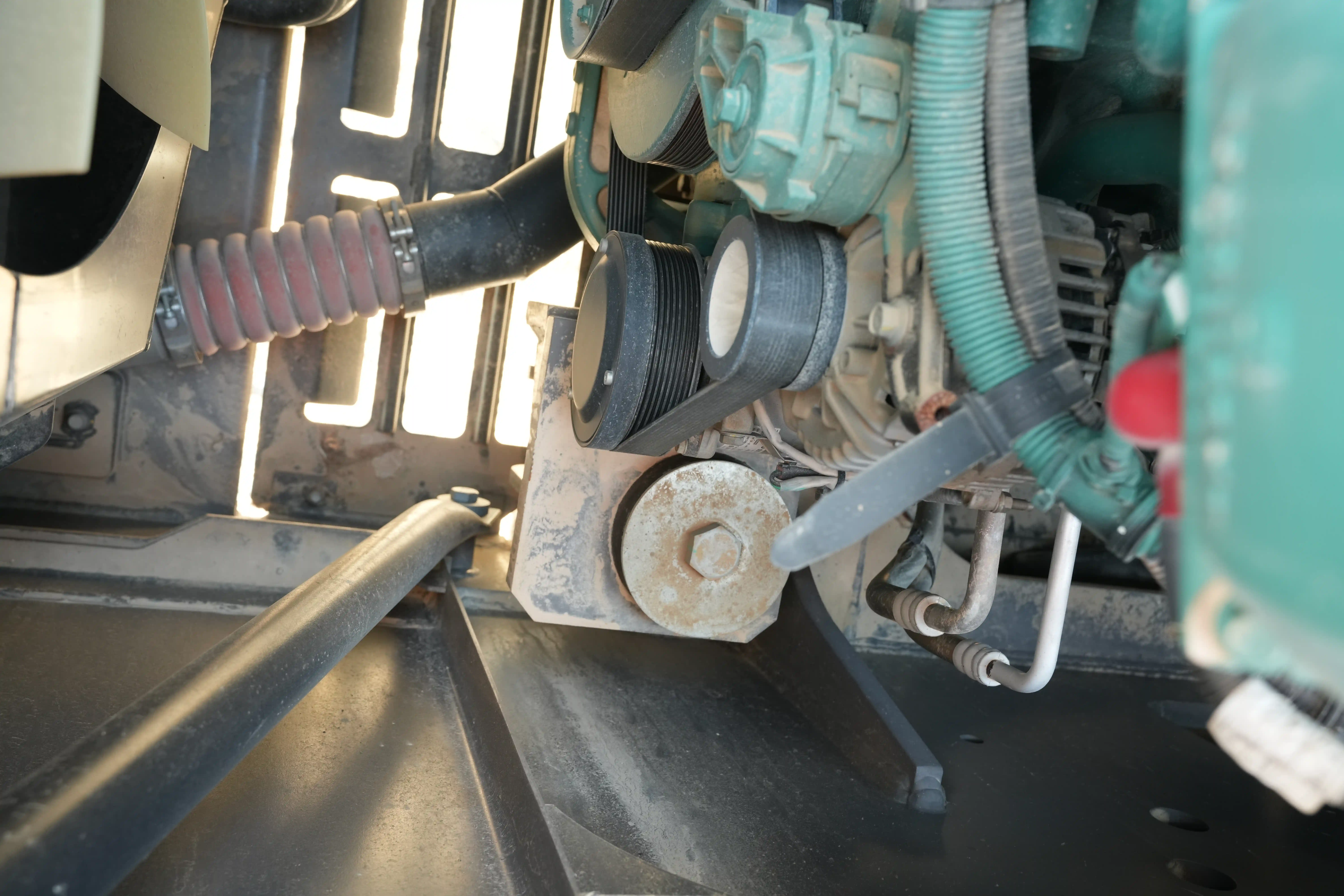 LEX-001-Volvo-EC550EL-large-excavator-inspection-air-conditioning-AC-compressor-2