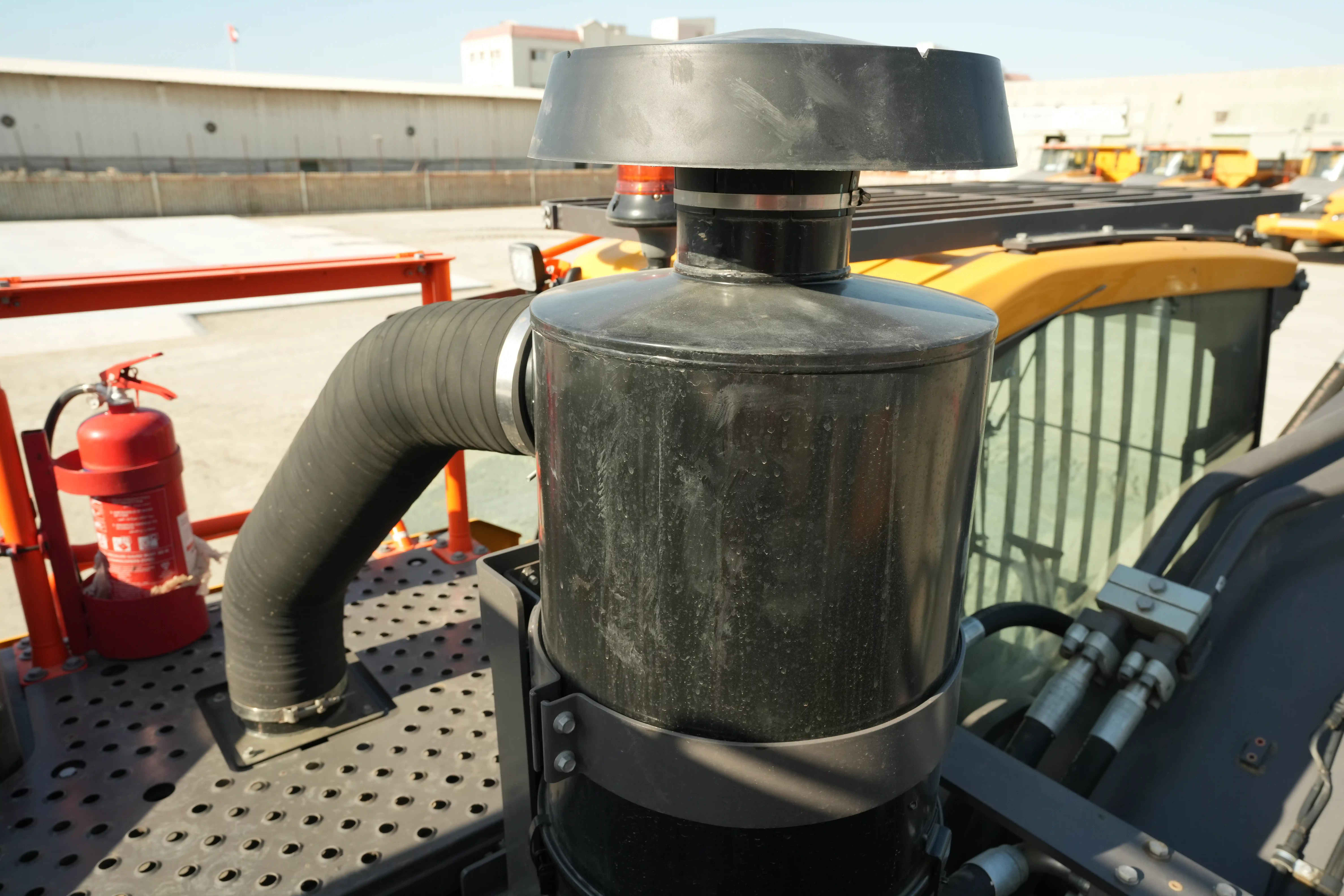 LEX-001-Volvo-EC550EL-large-excavator-inspection-engine-air-intake-system-2