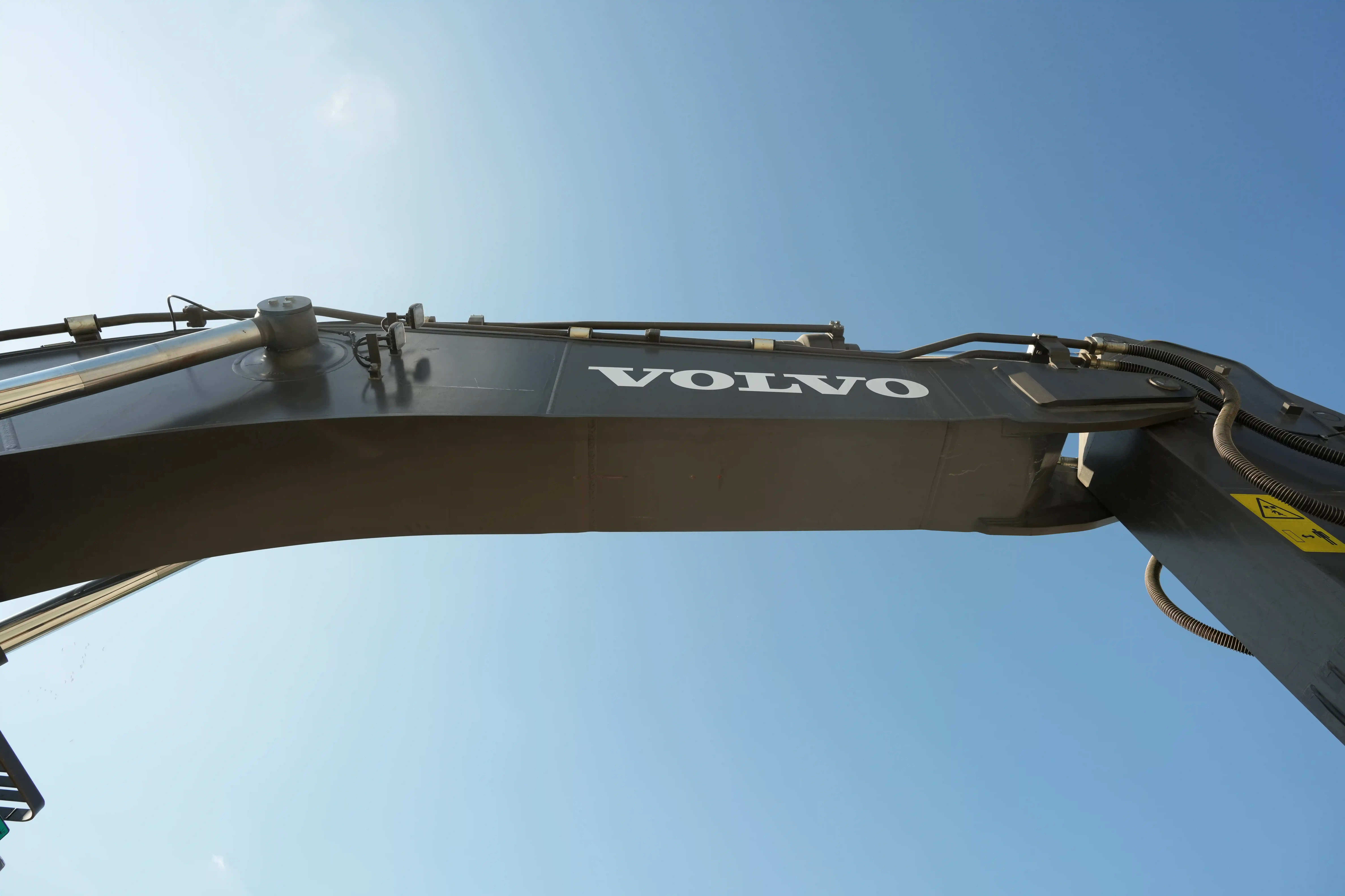 LEX-001-Volvo-EC550EL-large-excavator-inspection-chassis-boom-1