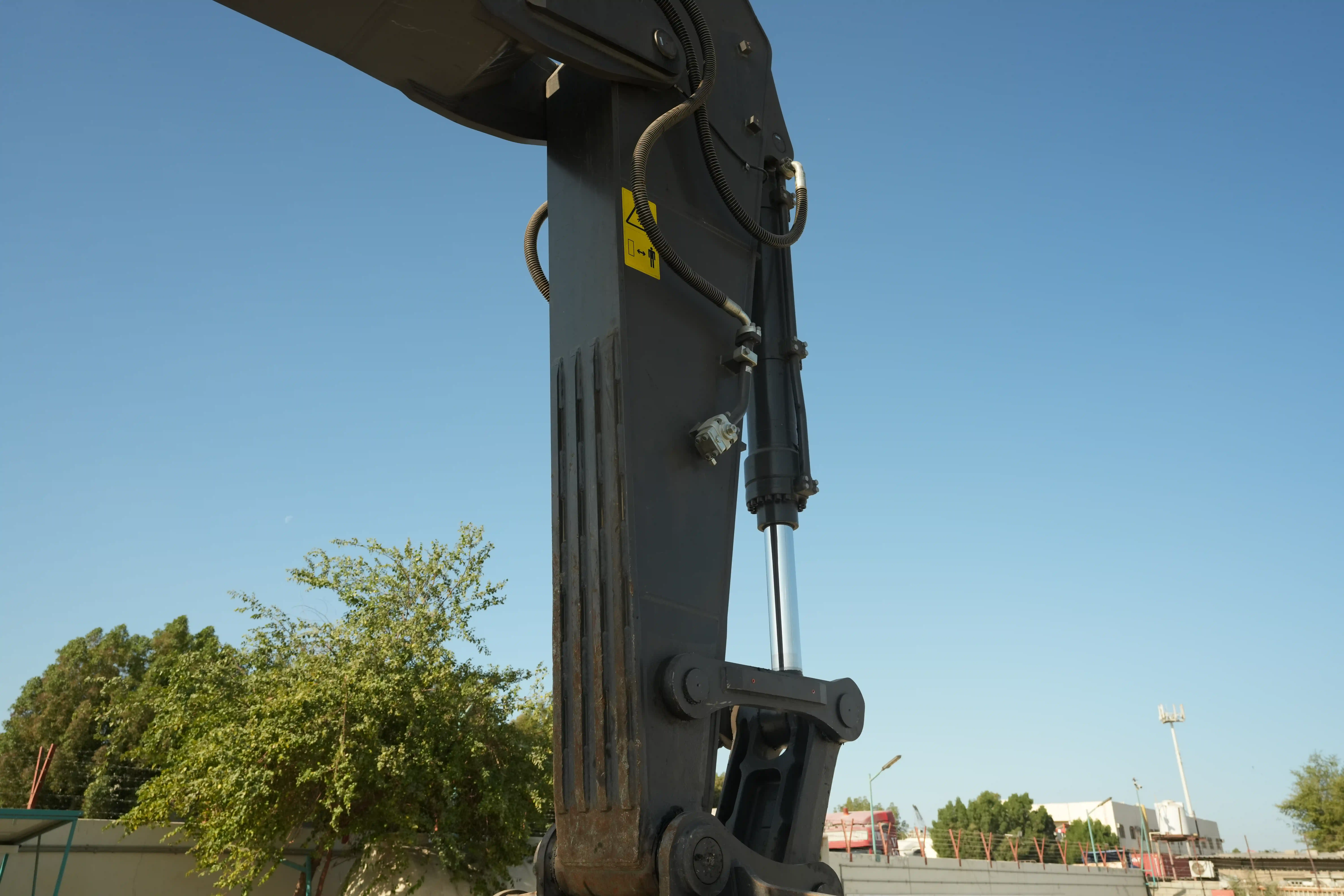LEX-001-Volvo-EC550EL-large-excavator-inspection-chassis-stick-2