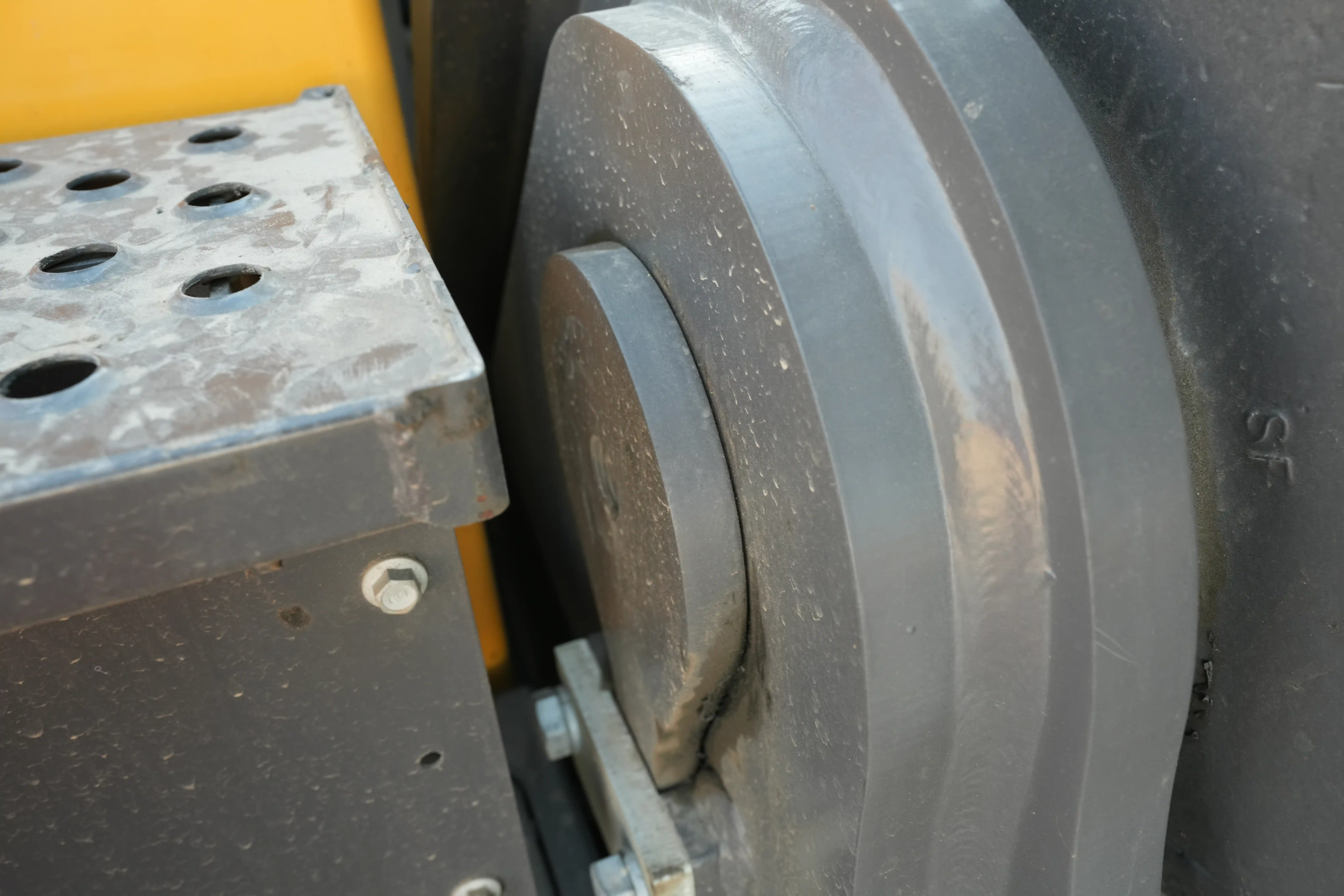 LEX-001-Volvo-EC550EL-large-excavator-inspection-chassis-boom-base-pin-and-bushings-1