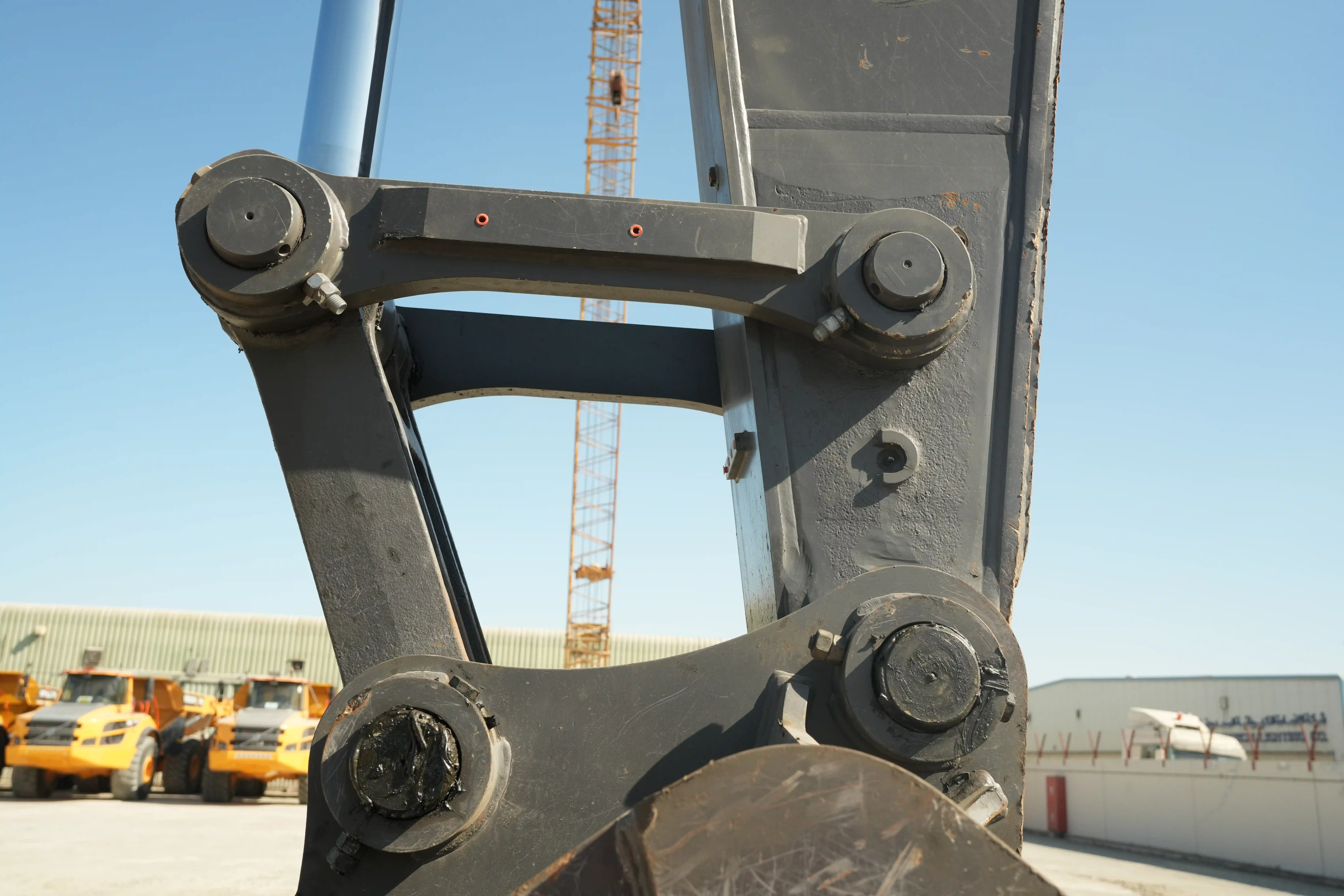 LEX-001-Volvo-EC550EL-large-excavator-inspection-chassis-pin-and-bushings-stick-to-bucket-2