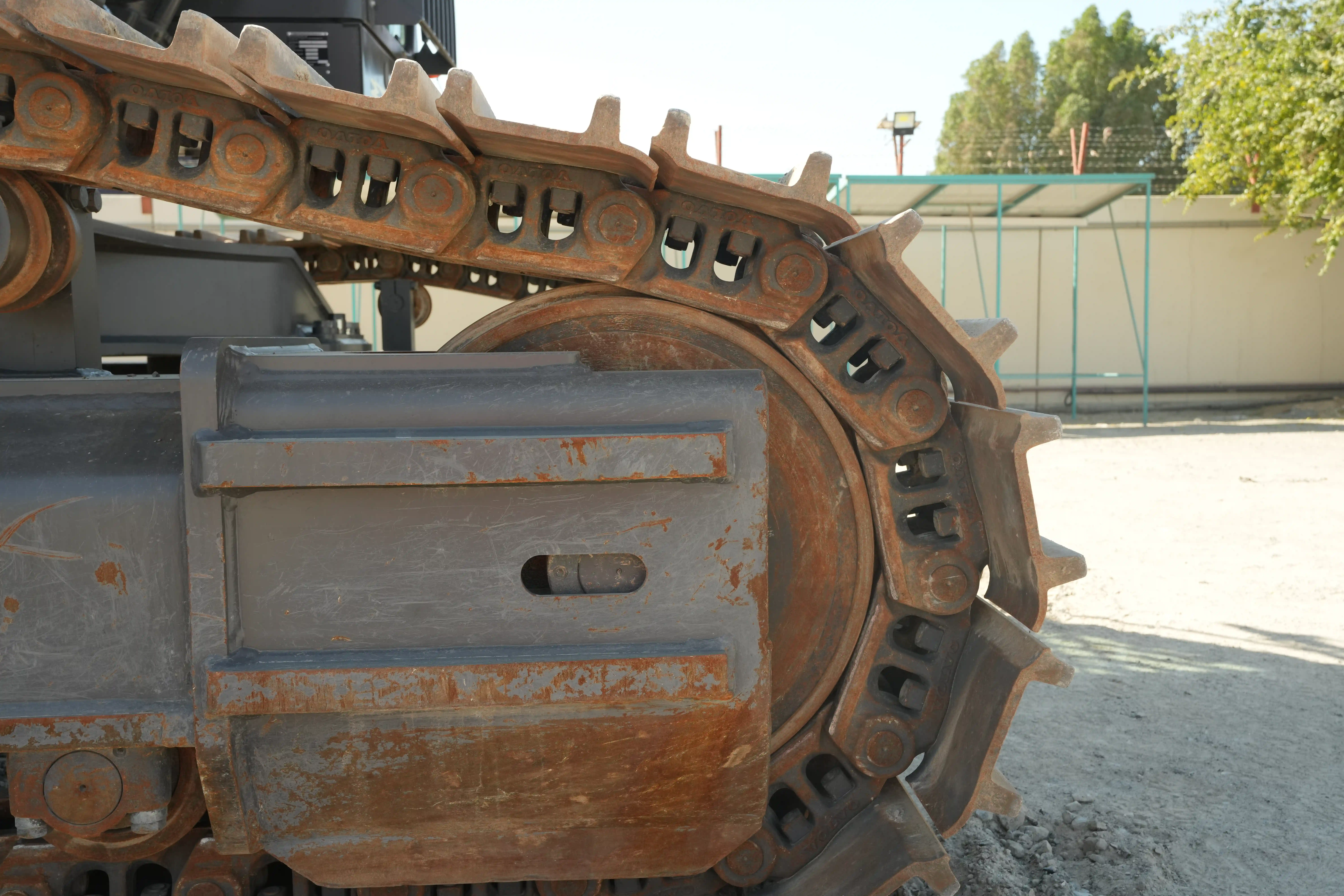 LEX-001-Volvo-EC550EL-large-excavator-inspection-undercarriage-right-idler-2