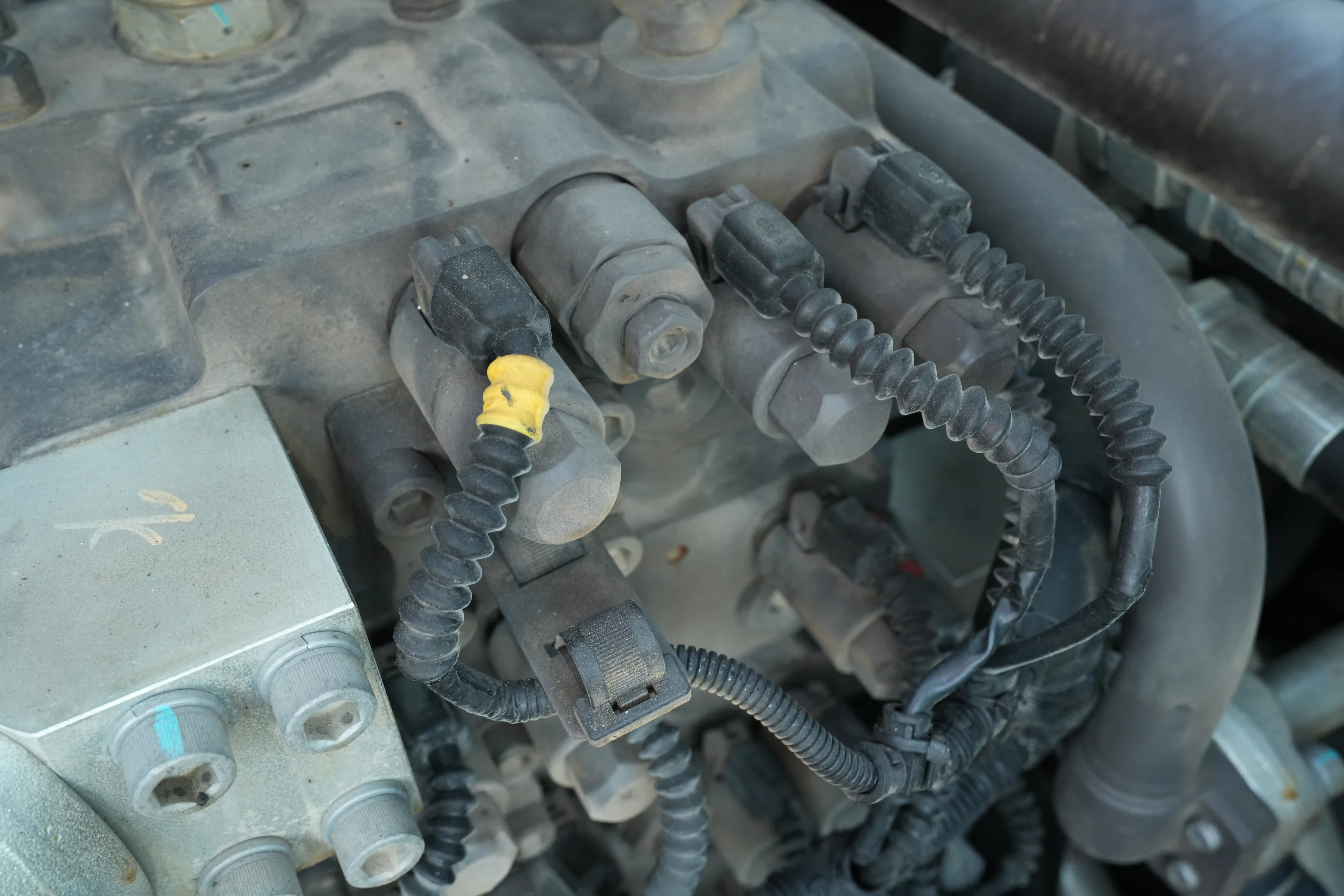 LEX-001-Volvo-EC550EL-large-excavator-inspection-hydraulics-wiring-harness-1