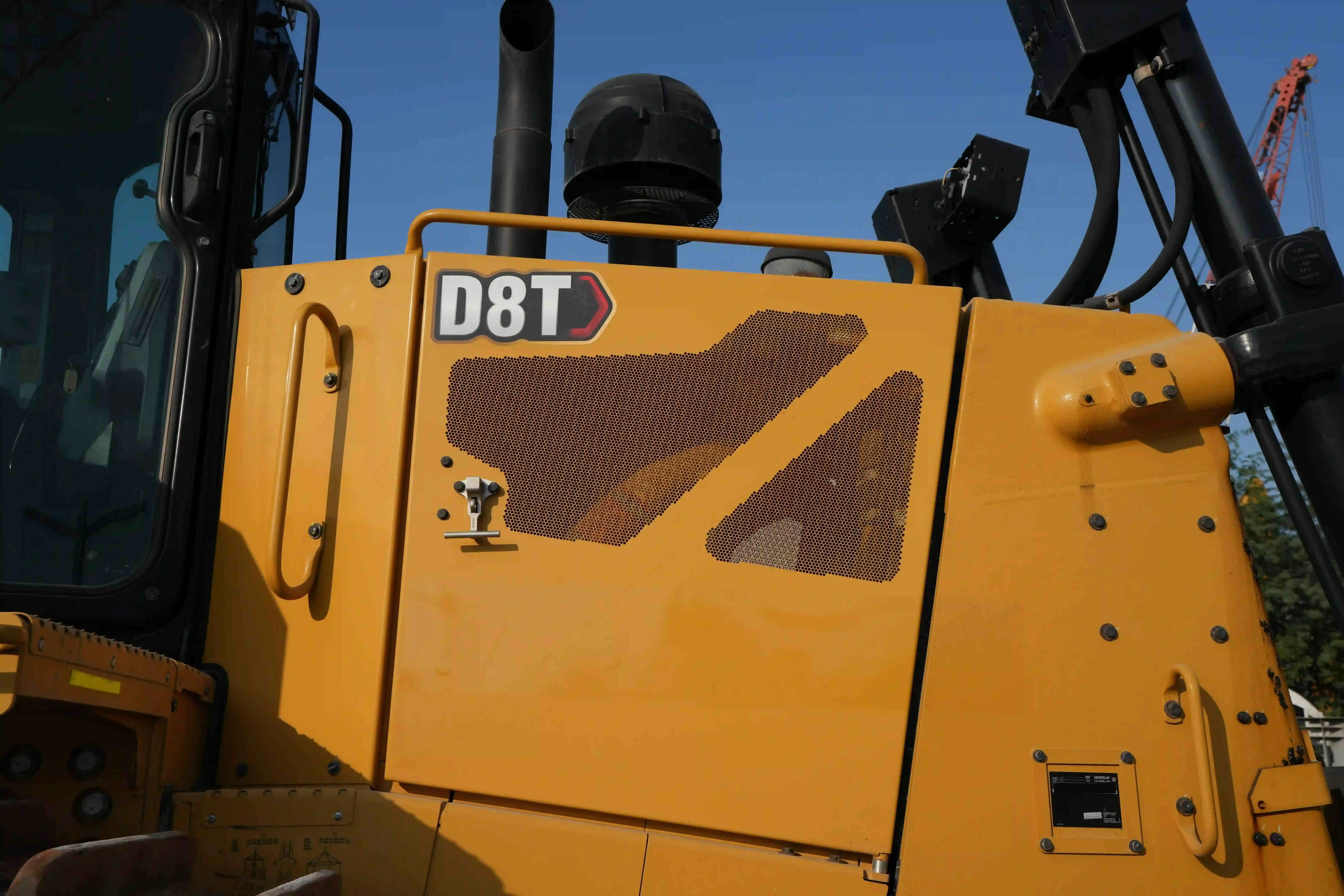 CDB-003-Cat-D8T-crawler-dozer-inspection-structure-sheet-metal-fiberglass-2