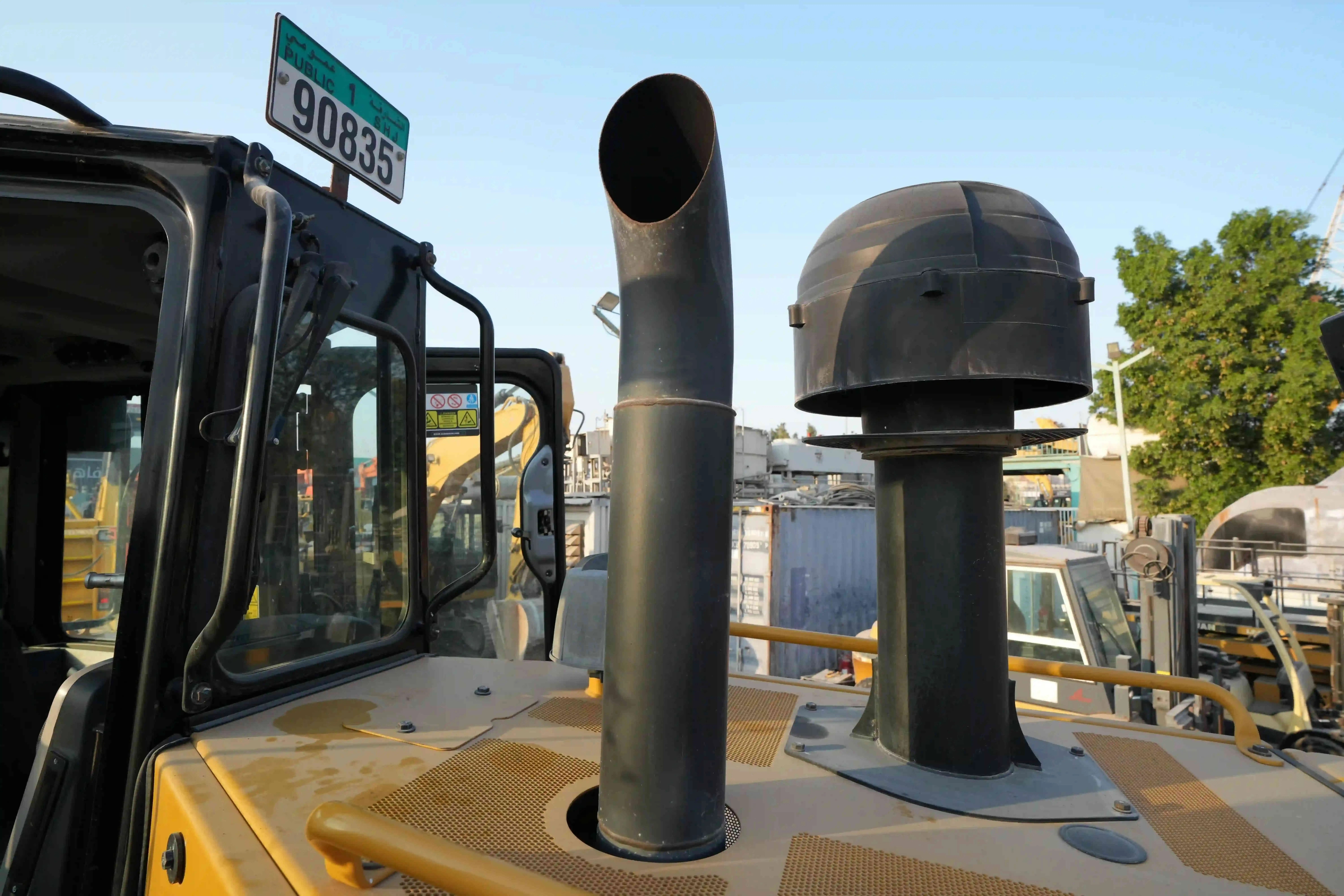 CDB-003-Cat-D8T-crawler-dozer-inspection-engine-exhaust-system-3