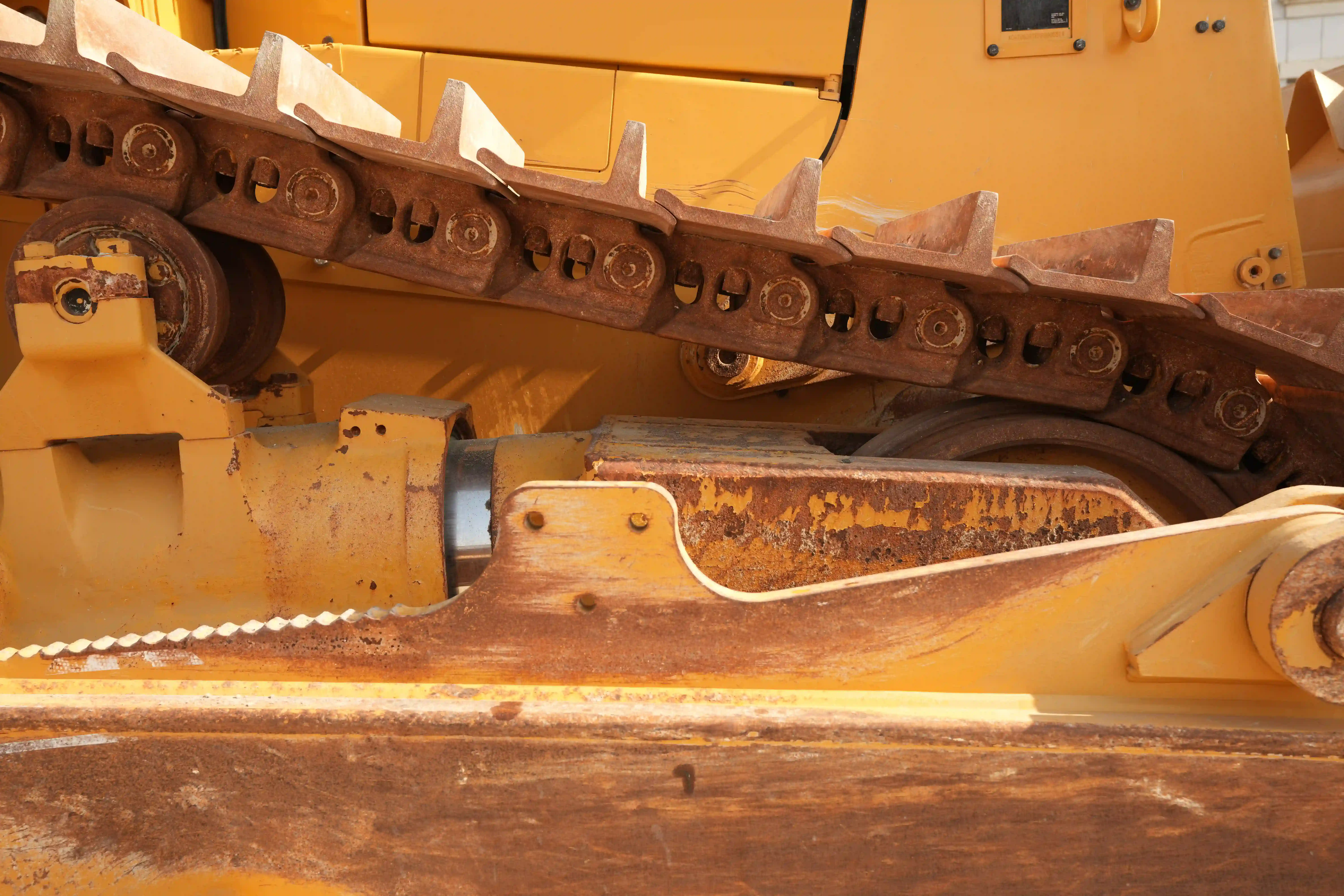 CDB-001-Cat-D8T-crawler-dozer-inspection-undercarriage-right-track-tensioner