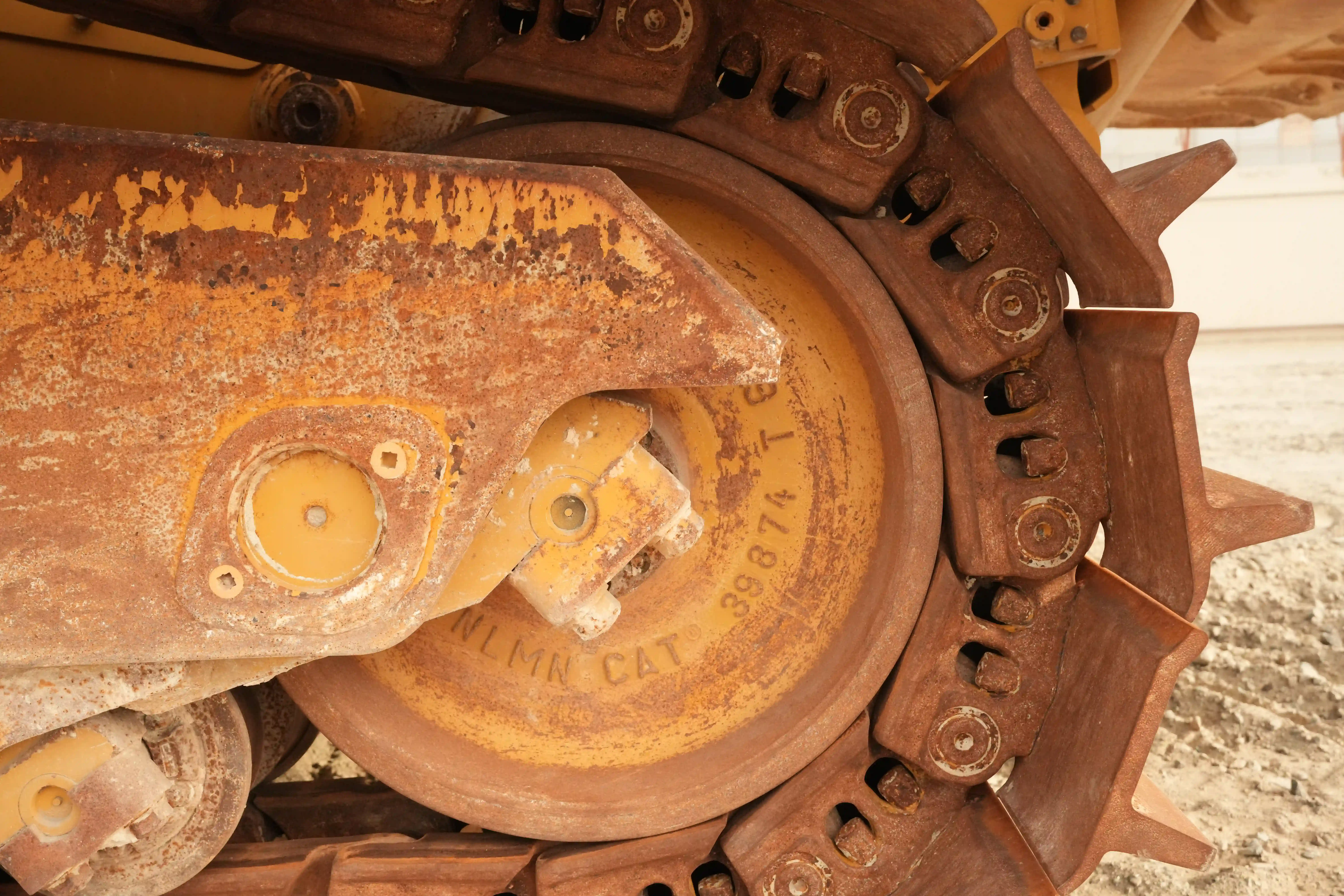 CDB-001-Cat-D8T-crawler-dozer-inspection-undercarriage-right-front-idler-2